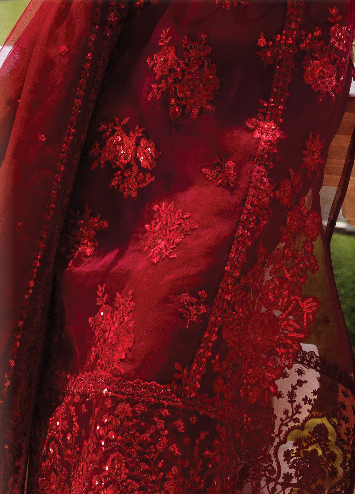 Zainab Chottani Embroidered Organza Suits Unstitched 3 Piece - ZC24WF 09 RUBY LUXE Zainab Chottani Embroidered Organza Suits Unstitched 3 Piece - ZC24WF 09 RUBY LUXE