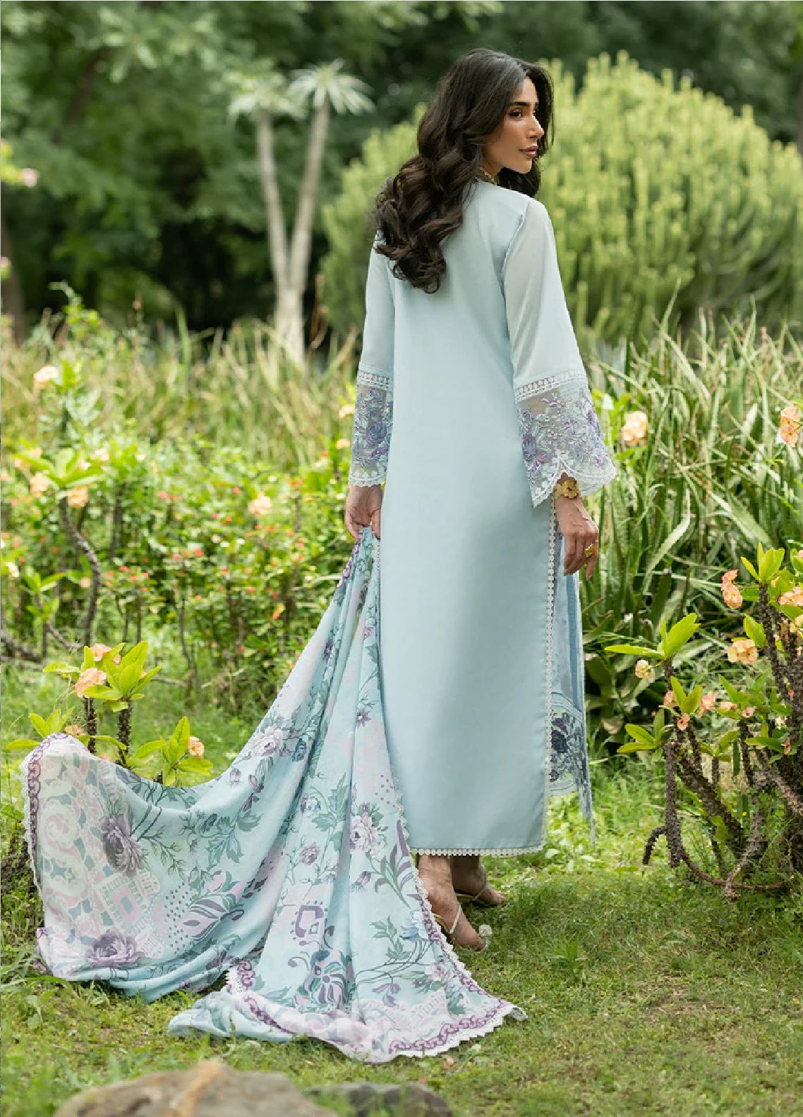 Zainab Chottani Luxury Embroidered Lawn 3 Piece Unstitched Suit ZC26LL D-06 COVE Zainab Chottani Luxury Embroidered Lawn 3 Piece Unstitched Suit ZC26LL D-06 COVE