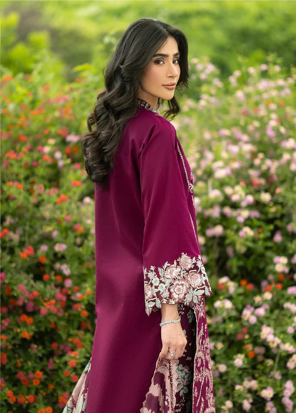 Zainab Chottani Luxury Embroidered Lawn 3 Piece Unstitched Suit ZC26LL D-07 SOMA Zainab Chottani Luxury Embroidered Lawn 3 Piece Unstitched Suit ZC26LL D-07 SOMA