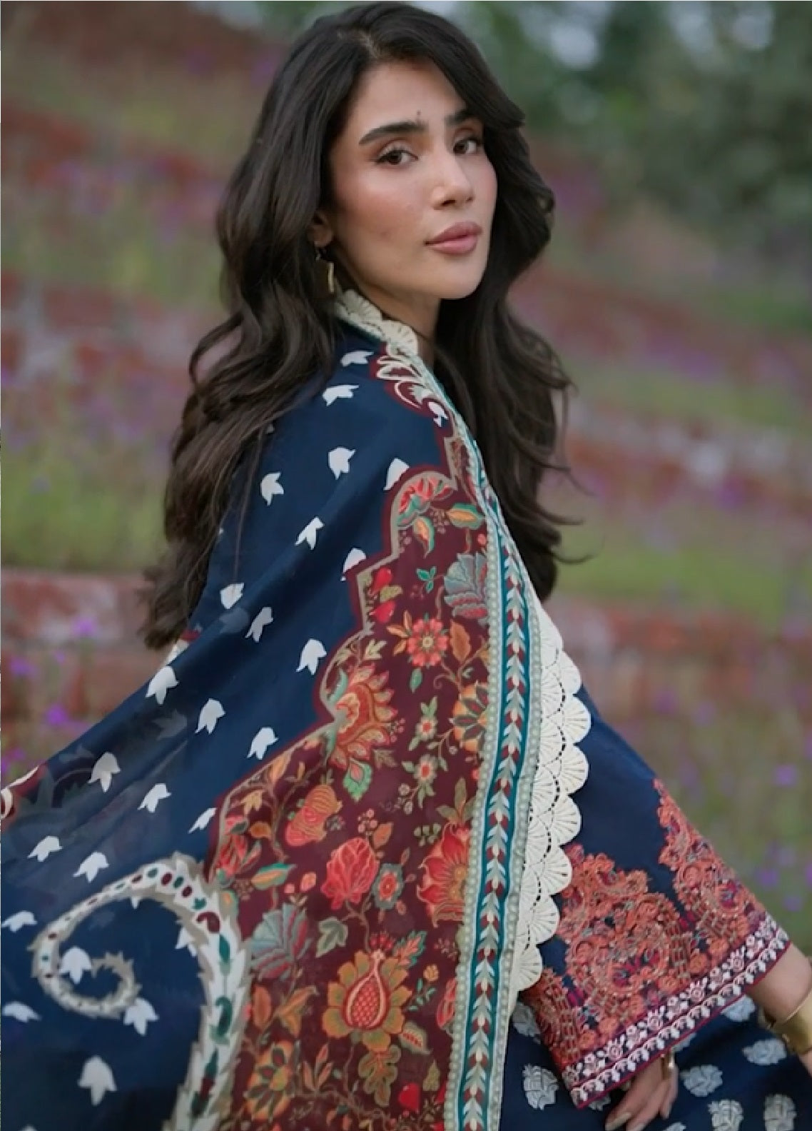 Zainab Chottani Luxury Embroidered Lawn 3 Piece Unstitched Suit ZC26LL D-08 MESA Zainab Chottani Luxury Embroidered Lawn 3 Piece Unstitched Suit ZC26LL D-08 MESA