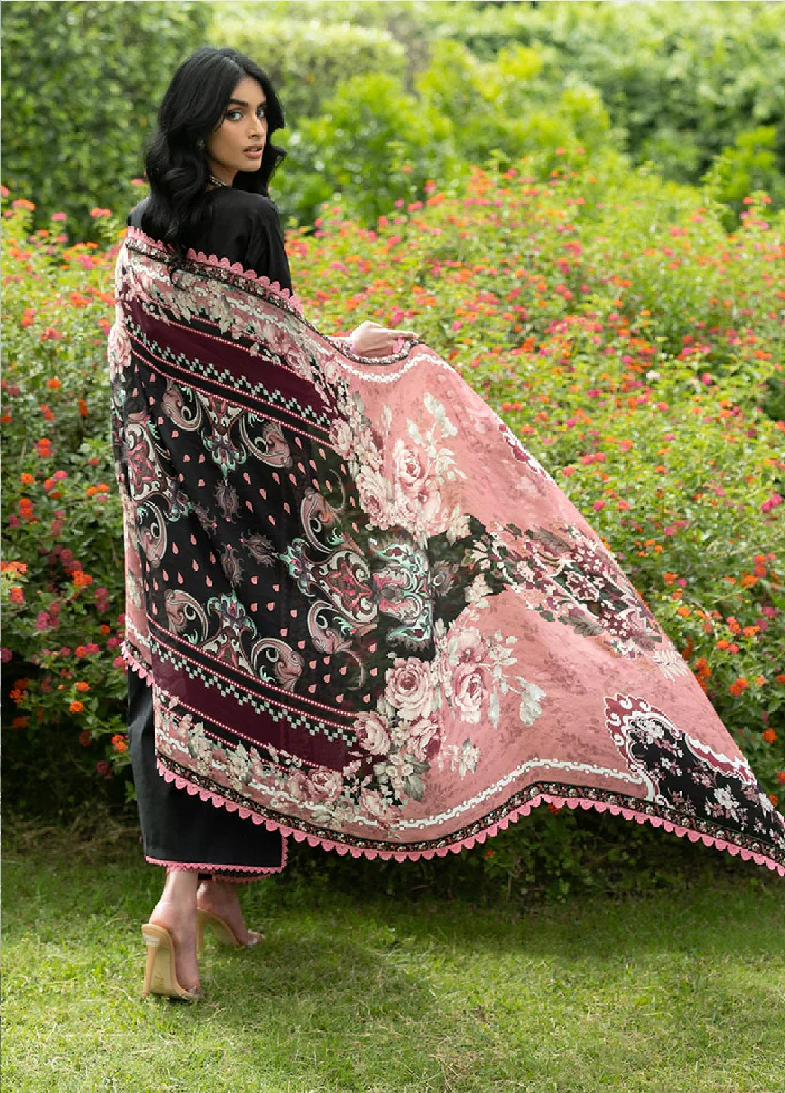 Zainab Chottani Luxury Embroidered Lawn 3 Piece Unstitched Suit ZC26LL D-10 SEYA Zainab Chottani Luxury Embroidered Lawn 3 Piece Unstitched Suit ZC26LL D-10 SEYA