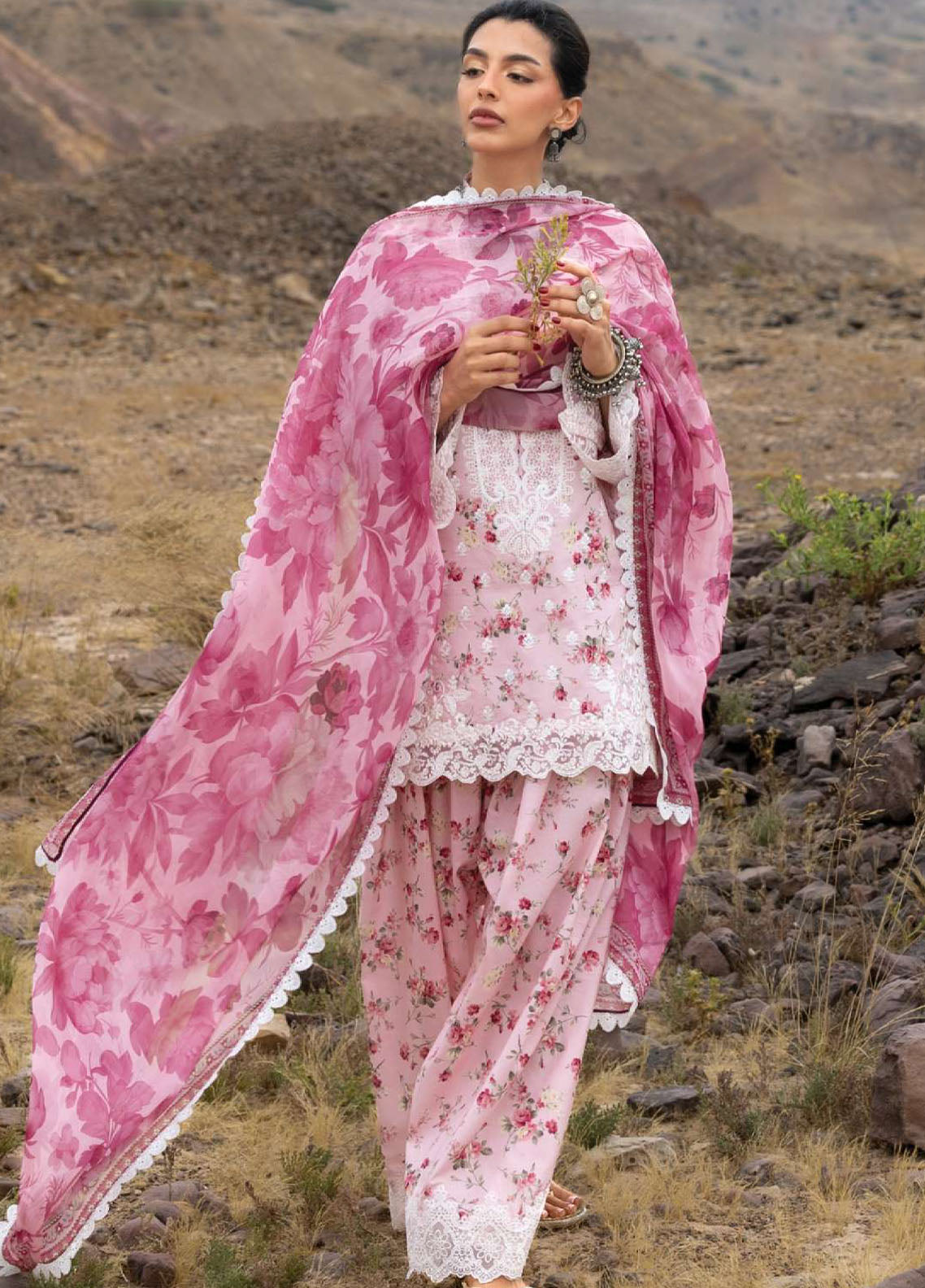 Zainab Chottani Luxury Embroidered Lawn 3 Piece Unstitched Suit ZC26SS D-15 ZIMAL Zainab Chottani Luxury Embroidered Lawn 3 Piece Unstitched Suit ZC26SS D-15 ZIMAL