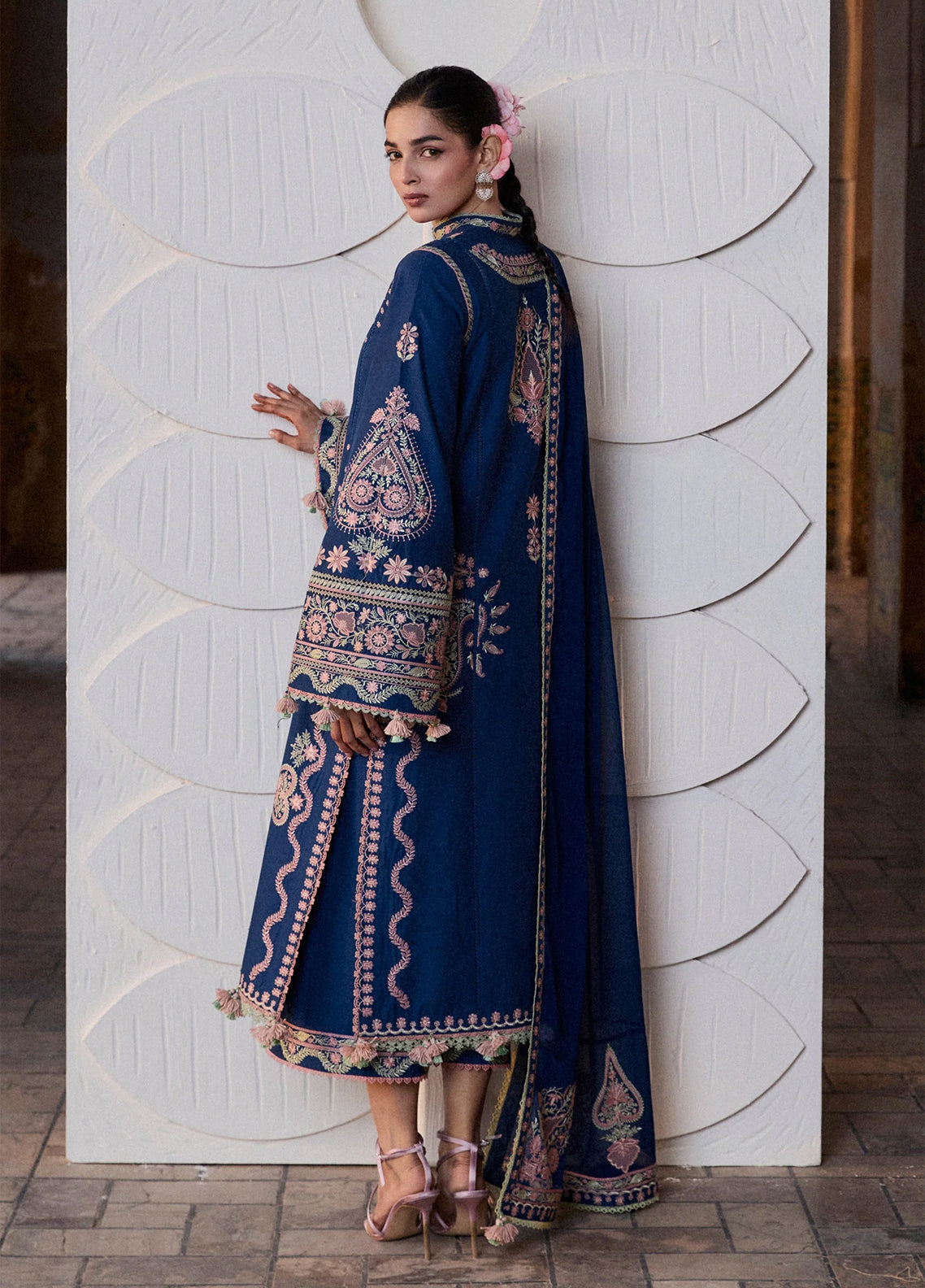Zan By Hussain Rehar Embroidered Lawn 3 Piece Unstitched Suit HR26ZSS D-ABI Zan By Hussain Rehar Embroidered Lawn 3 Piece Unstitched Suit HR26ZSS D-ABI