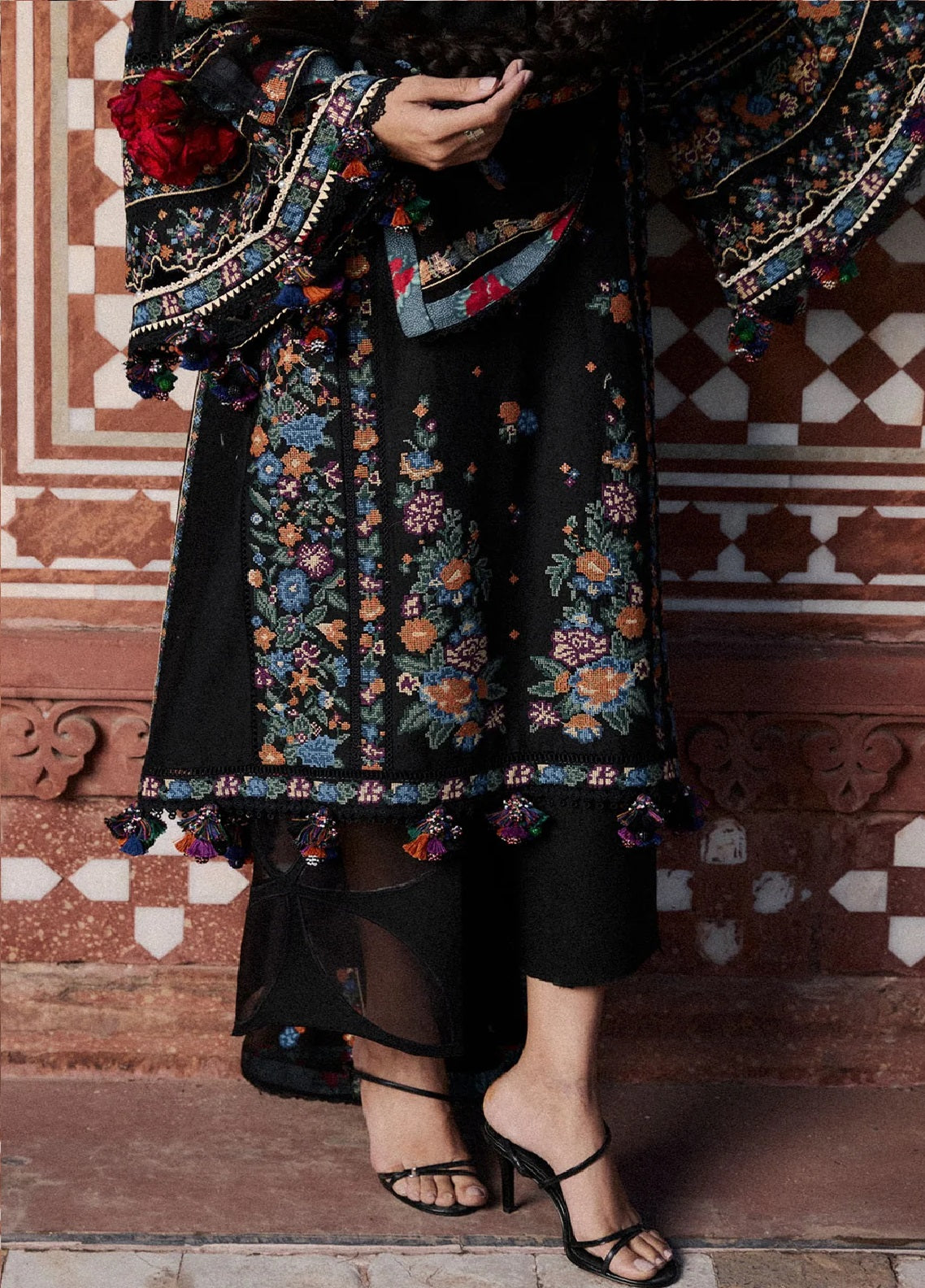 Zan By Hussain Rehar Embroidered Lawn 3 Piece Unstitched Suit HR26ZSS D-ASWA Zan By Hussain Rehar Embroidered Lawn 3 Piece Unstitched Suit HR26ZSS D-ASWA