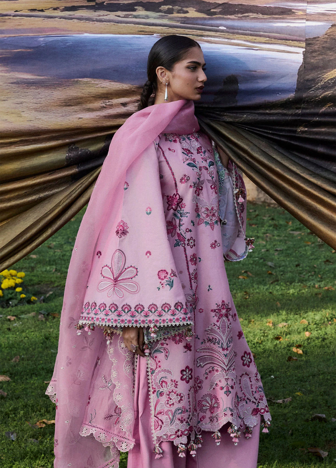 Zan By Hussain Rehar Embroidered Lawn 3 Piece Unstitched Suit HR26ZSS D-ELFA Zan By Hussain Rehar Embroidered Lawn 3 Piece Unstitched Suit HR26ZSS D-ELFA