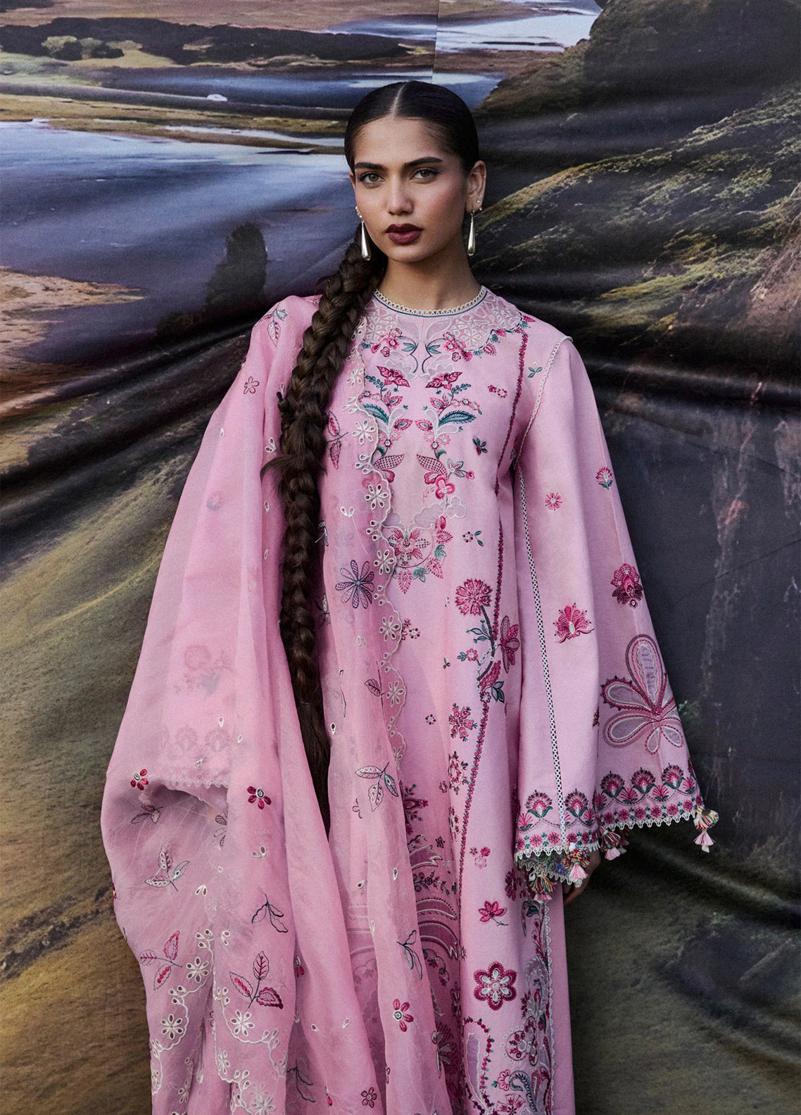 Zan By Hussain Rehar Embroidered Lawn 3 Piece Unstitched Suit HR26ZSS D-ELFA Zan By Hussain Rehar Embroidered Lawn 3 Piece Unstitched Suit HR26ZSS D-ELFA