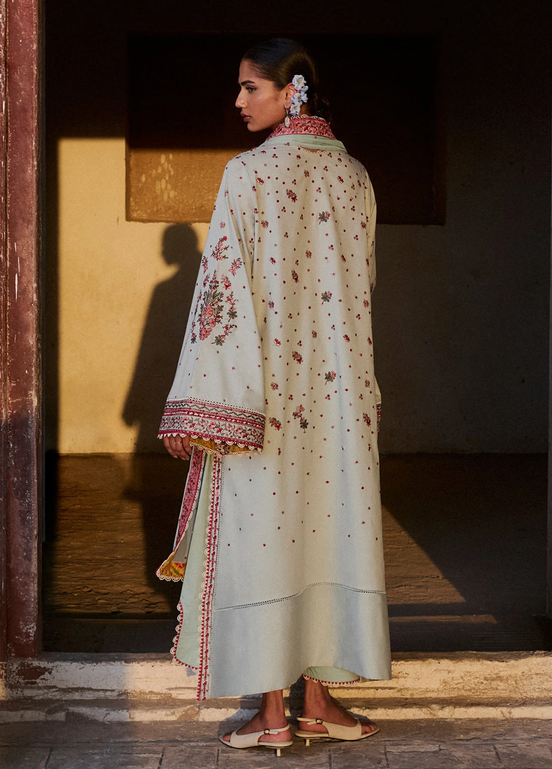 Zan By Hussain Rehar Embroidered Lawn 3 Piece Unstitched Suit HR26ZSS D-FIRUZ Zan By Hussain Rehar Embroidered Lawn 3 Piece Unstitched Suit HR26ZSS D-FIRUZ