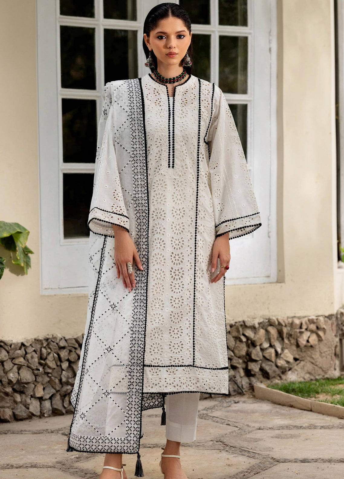 Zarif Embroidered Lawn 3 Piece Unstitched Suit ZF26SL D-01 LINNEA Zarif Embroidered Lawn 3 Piece Unstitched Suit ZF26SL D-01 LINNEA