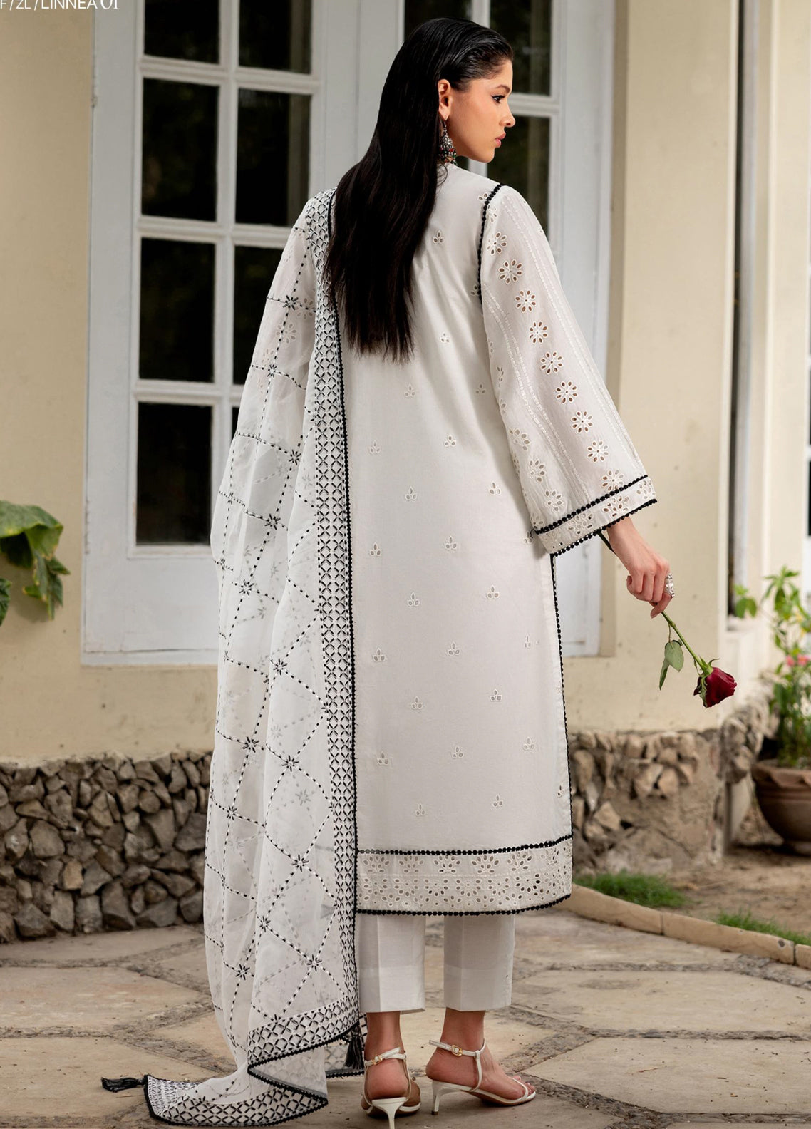 Zarif Embroidered Lawn 3 Piece Unstitched Suit ZF26SL D-01 LINNEA Zarif Embroidered Lawn 3 Piece Unstitched Suit ZF26SL D-01 LINNEA
