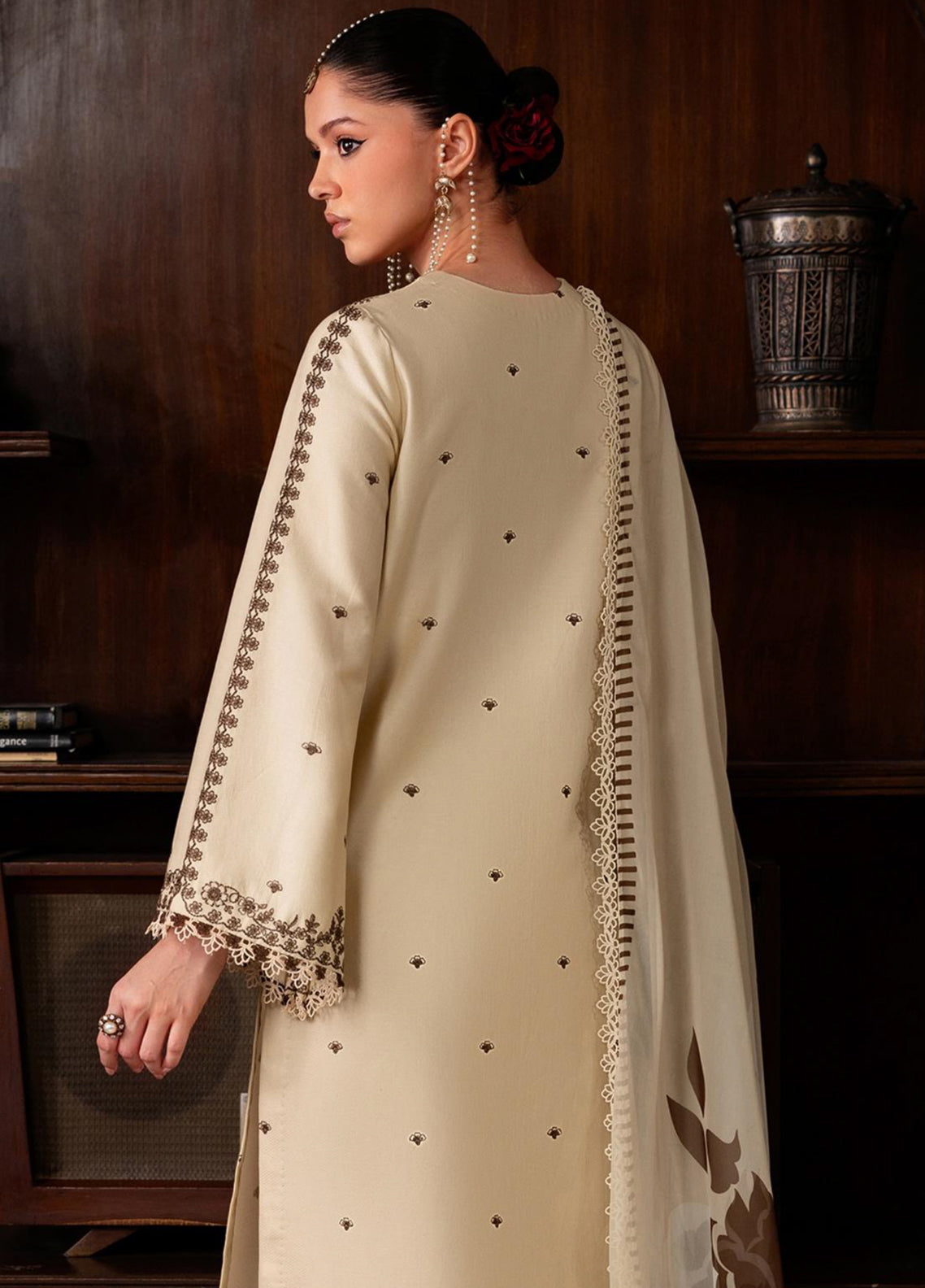 Zarif Embroidered Lawn 3 Piece Unstitched Suit ZF26SL D-07 ARIA Zarif Embroidered Lawn 3 Piece Unstitched Suit ZF26SL D-07 ARIA
