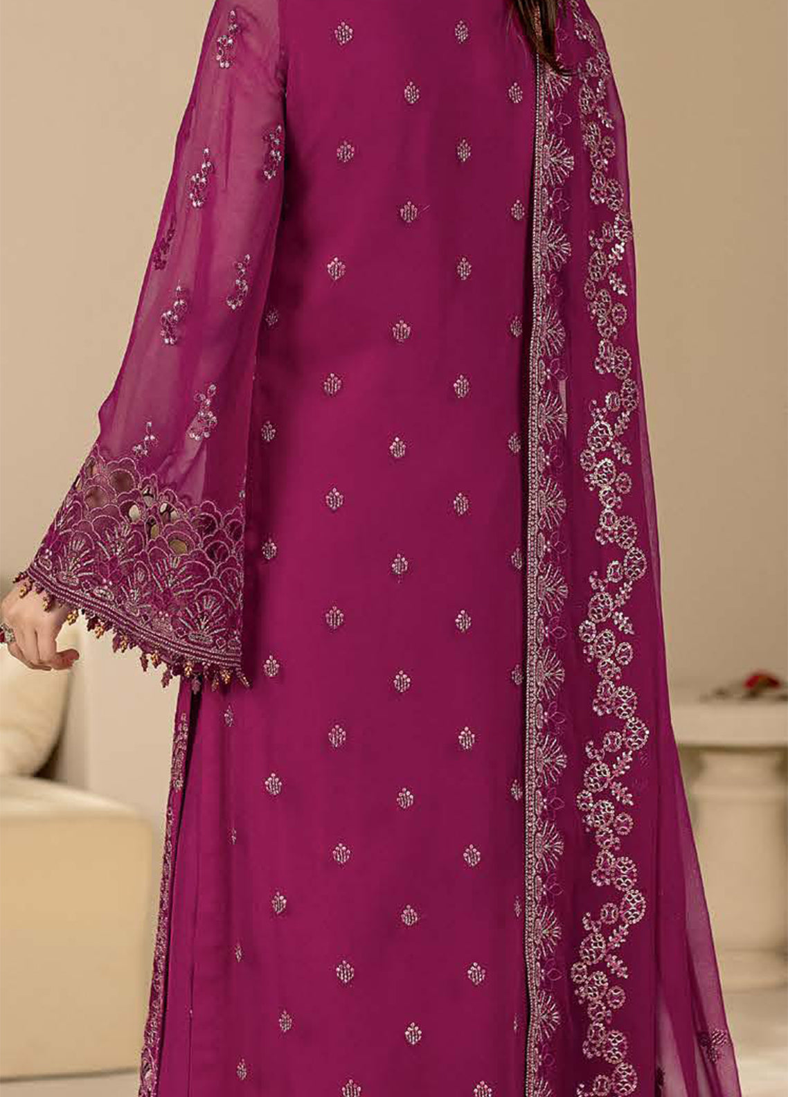 Zeenat By Flossie Kuch Khas Embroidered Chiffon 3 Piece Unstitched Suit FL26NV17 D-ZE-102 Zeenat By Flossie Kuch Khas Embroidered Chiffon 3 Piece Unstitched Suit FL26NV17 D-ZE-102