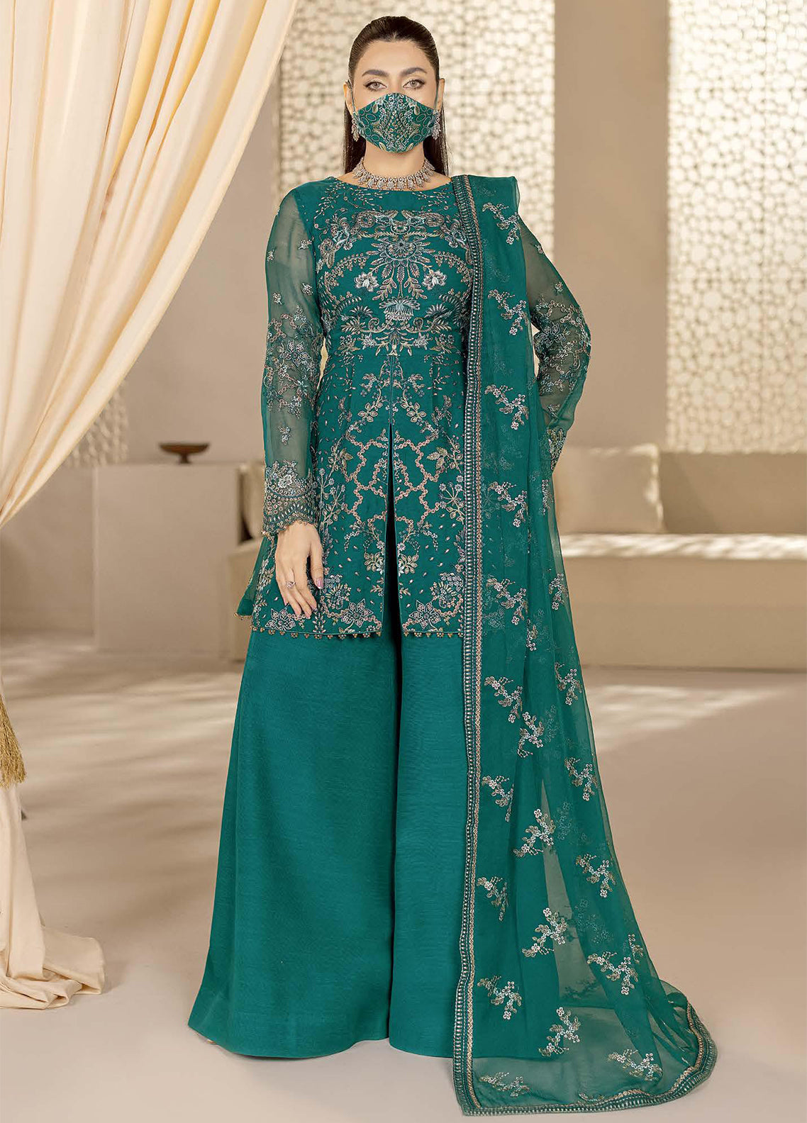 Zeenat By Flossie Kuch Khas Embroidered Chiffon 3 Piece Unstitched Suit FL26NV17 D-ZE-106 Zeenat By Flossie Kuch Khas Embroidered Chiffon 3 Piece Unstitched Suit FL26NV17 D-ZE-106