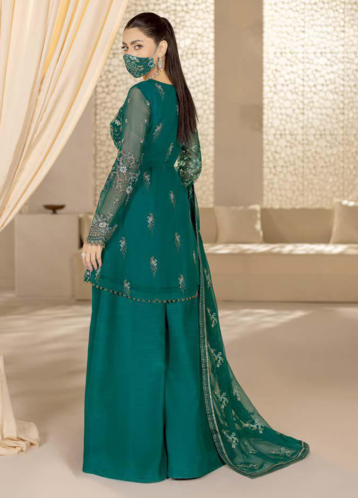 Zeenat By Flossie Kuch Khas Embroidered Chiffon 3 Piece Unstitched Suit FL26NV17 D-ZE-106 Zeenat By Flossie Kuch Khas Embroidered Chiffon 3 Piece Unstitched Suit FL26NV17 D-ZE-106