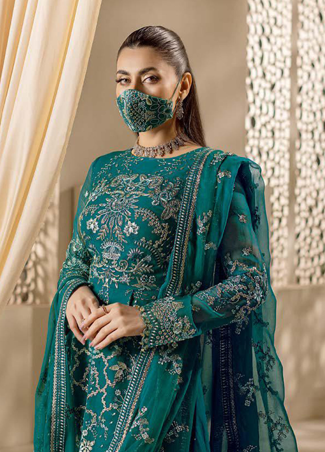 Zeenat By Flossie Kuch Khas Embroidered Chiffon 3 Piece Unstitched Suit FL26NV17 D-ZE-106 Zeenat By Flossie Kuch Khas Embroidered Chiffon 3 Piece Unstitched Suit FL26NV17 D-ZE-106