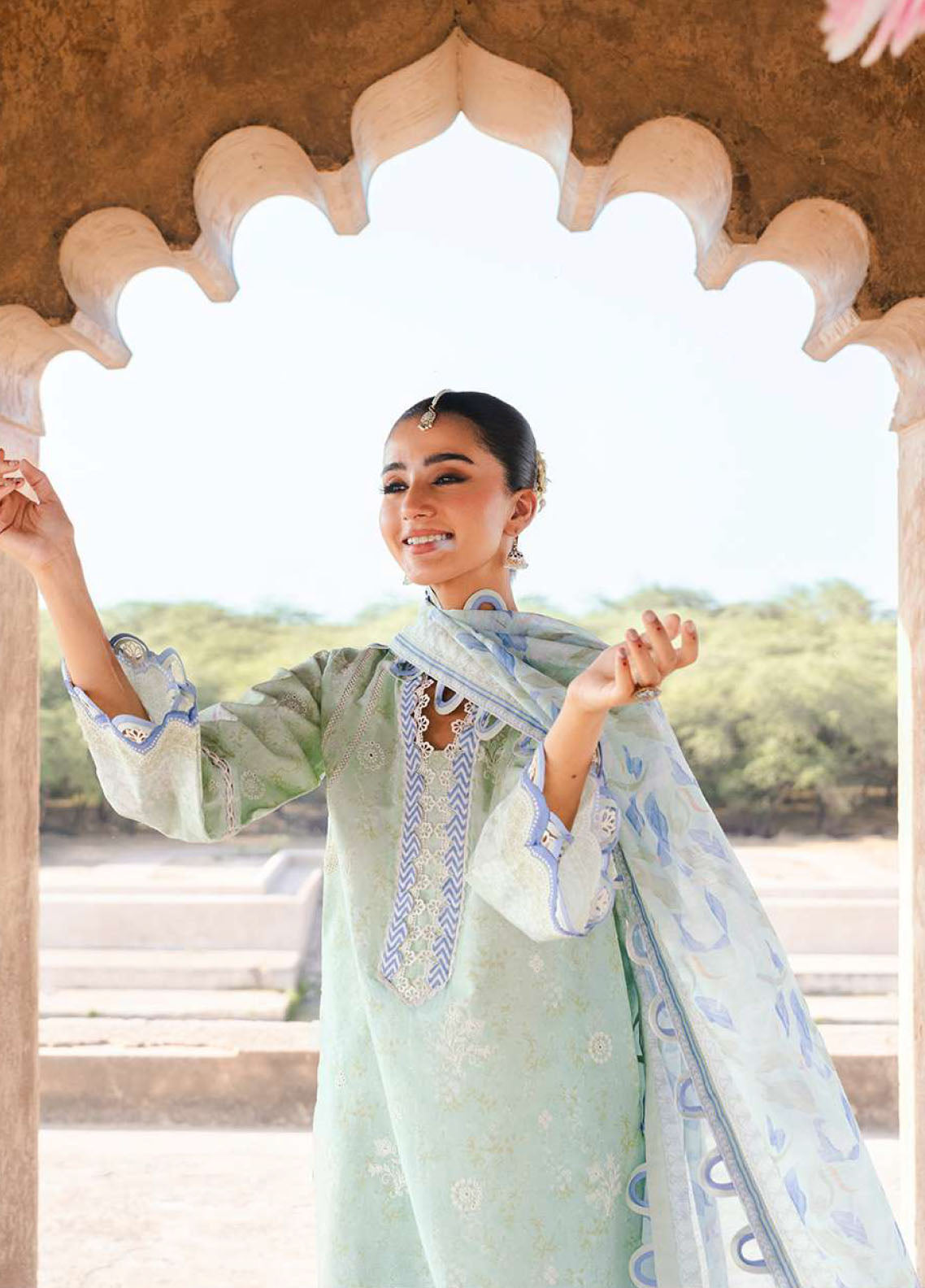 Zellbury Embroidered Lawn Suits Unstitched 3 Piece - ZB25CL 30529 Zellbury Embroidered Lawn Suits Unstitched 3 Piece - ZB25CL 30529