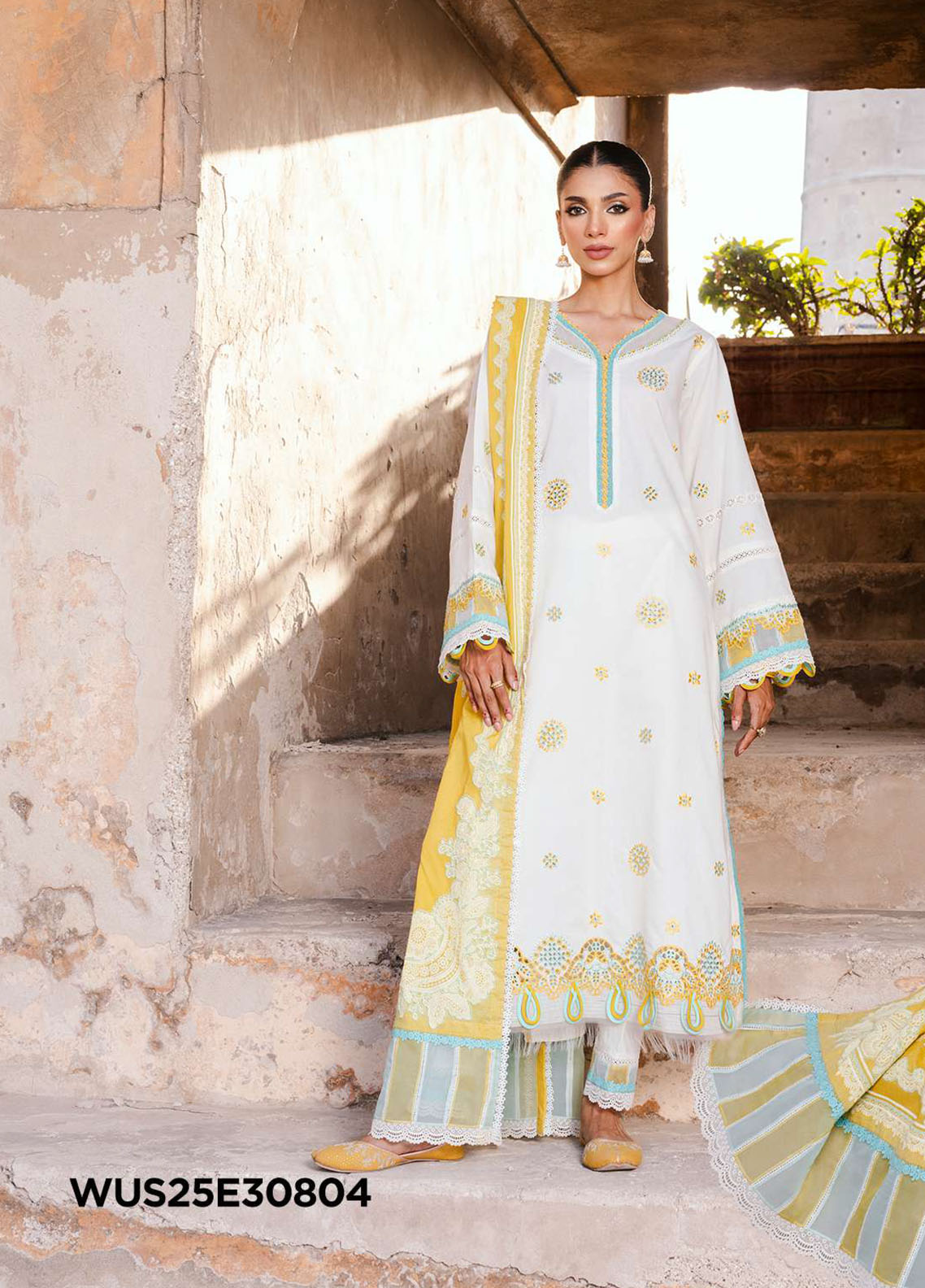 Zellbury Embroidered Lawn Suits Unstitched 3 Piece - ZB25CL 30804 Zellbury Embroidered Lawn Suits Unstitched 3 Piece - ZB25CL 30804