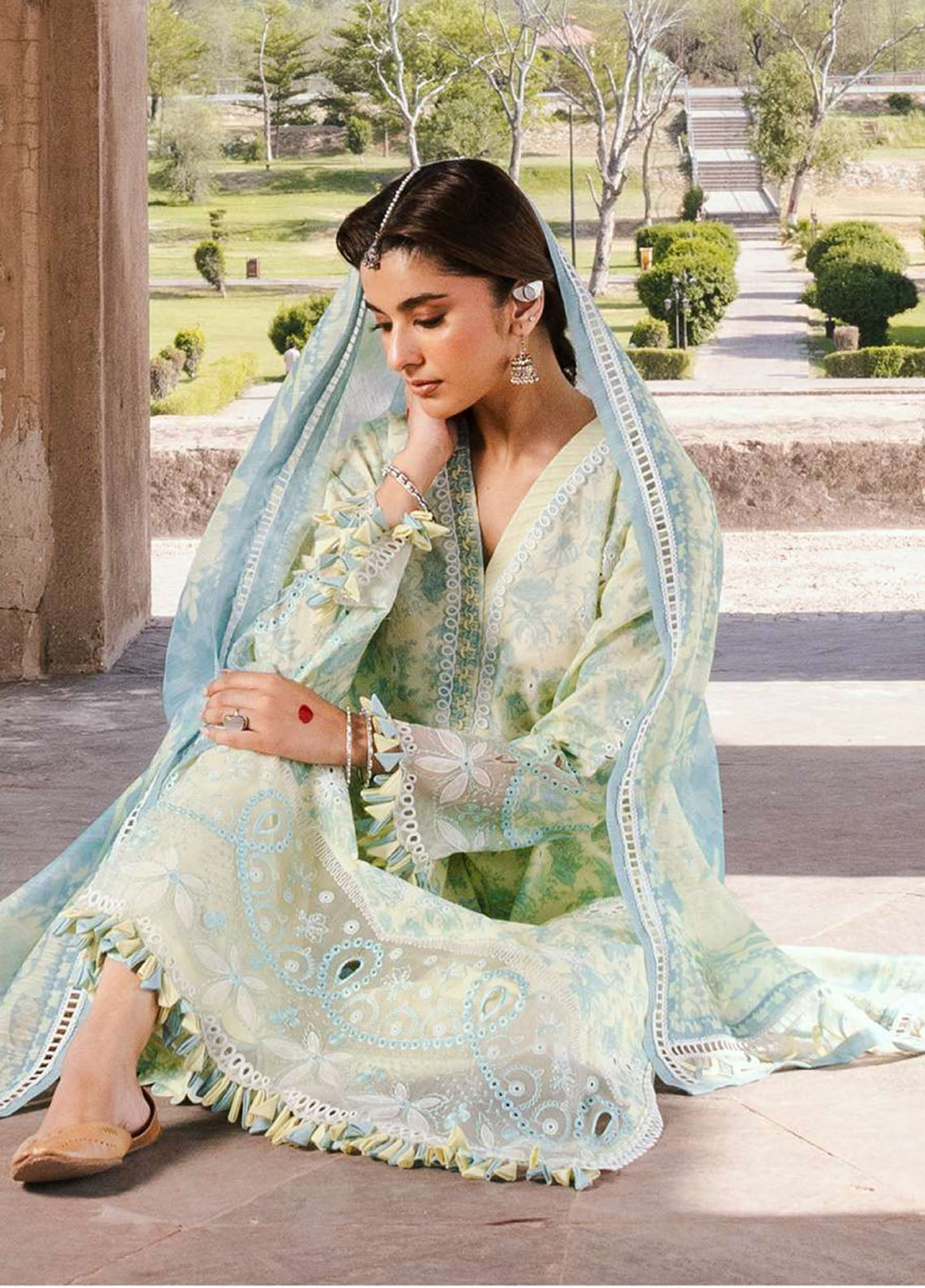 Zellbury Embroidered Lawn Suits Unstitched 3 Piece - ZB25CL 30809 Zellbury Embroidered Lawn Suits Unstitched 3 Piece - ZB25CL 30809