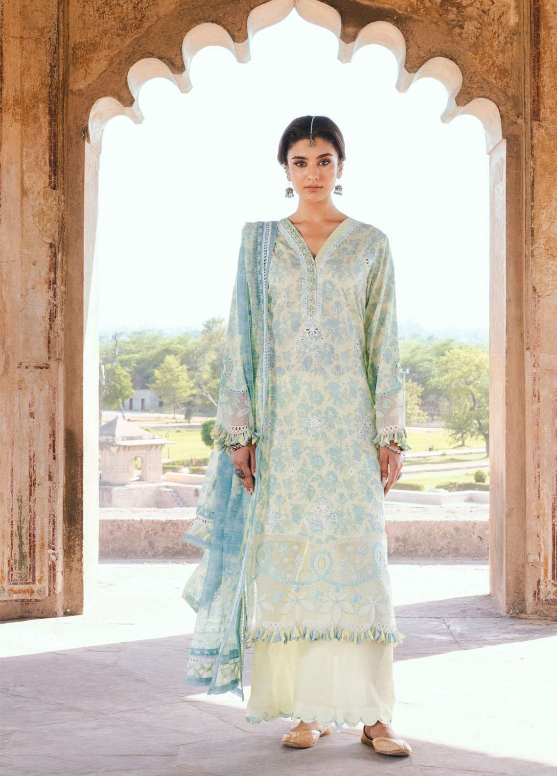 Zellbury Embroidered Lawn Suits Unstitched 3 Piece - ZB25CL 30809 Zellbury Embroidered Lawn Suits Unstitched 3 Piece - ZB25CL 30809
