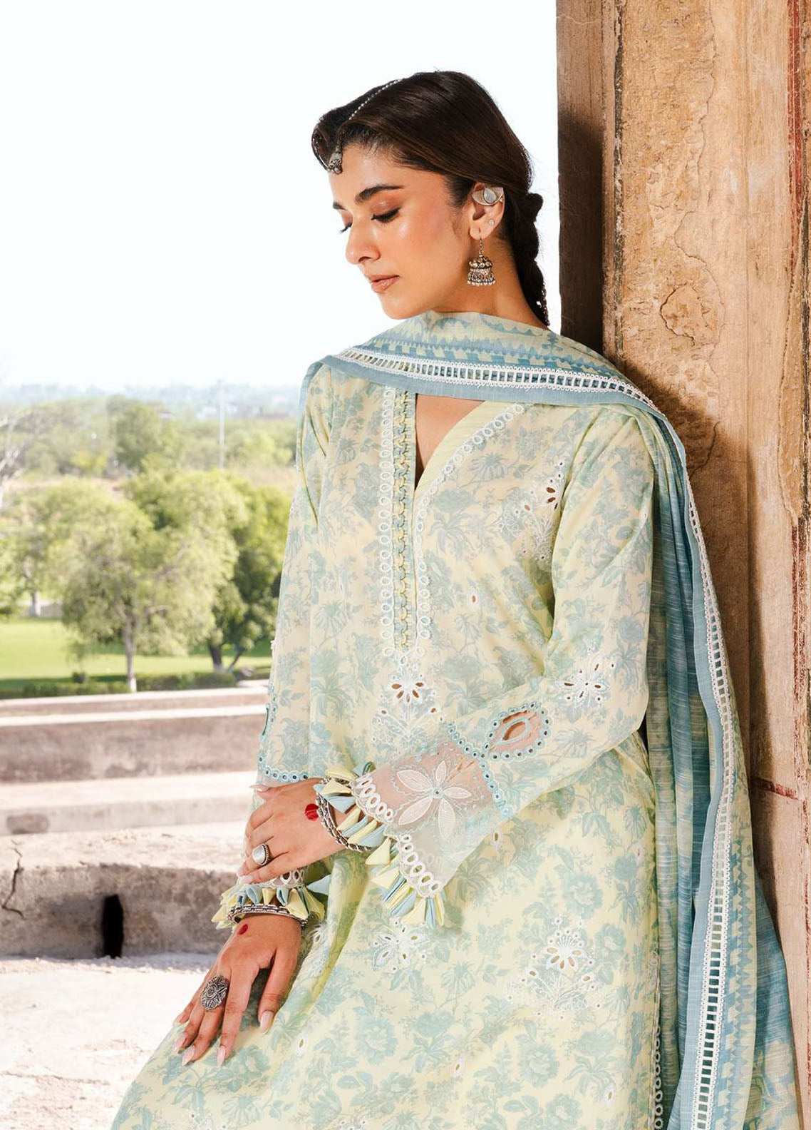 Zellbury Embroidered Lawn Suits Unstitched 3 Piece - ZB25CL 30809 Zellbury Embroidered Lawn Suits Unstitched 3 Piece - ZB25CL 30809