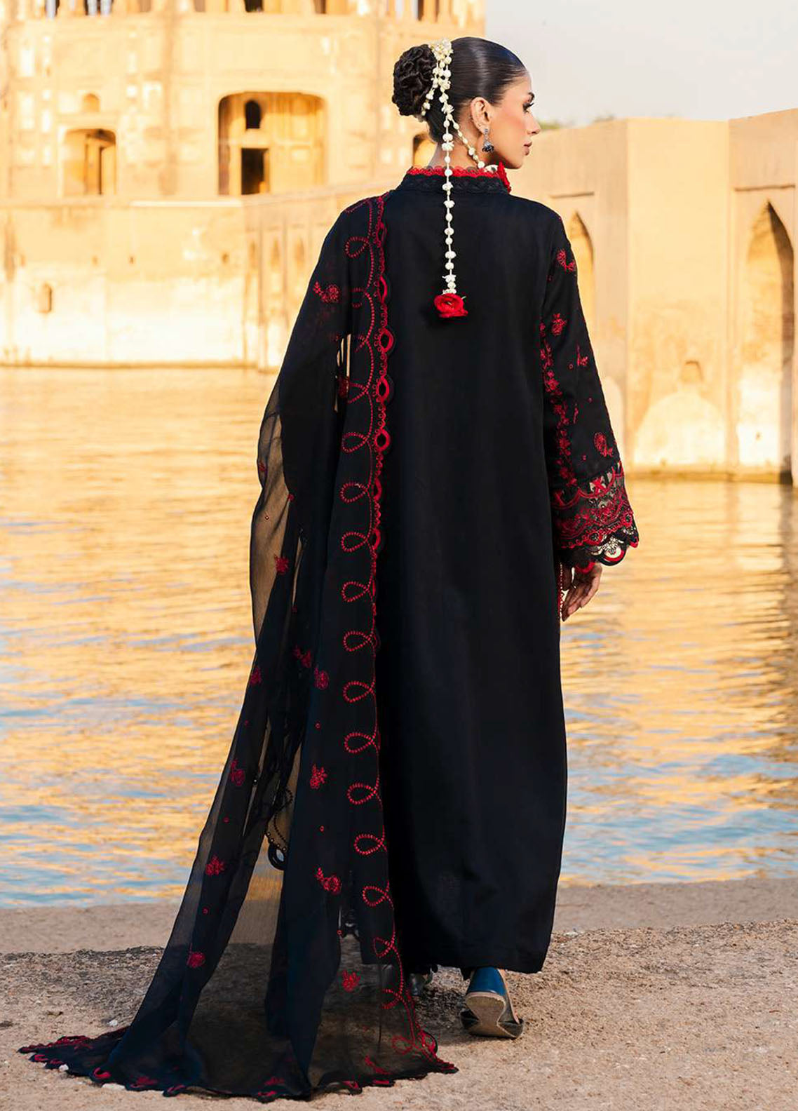 Zellbury Embroidered Lawn Suits Unstitched 3 Piece - ZB25CL 30822 Zellbury Embroidered Lawn Suits Unstitched 3 Piece - ZB25CL 30822