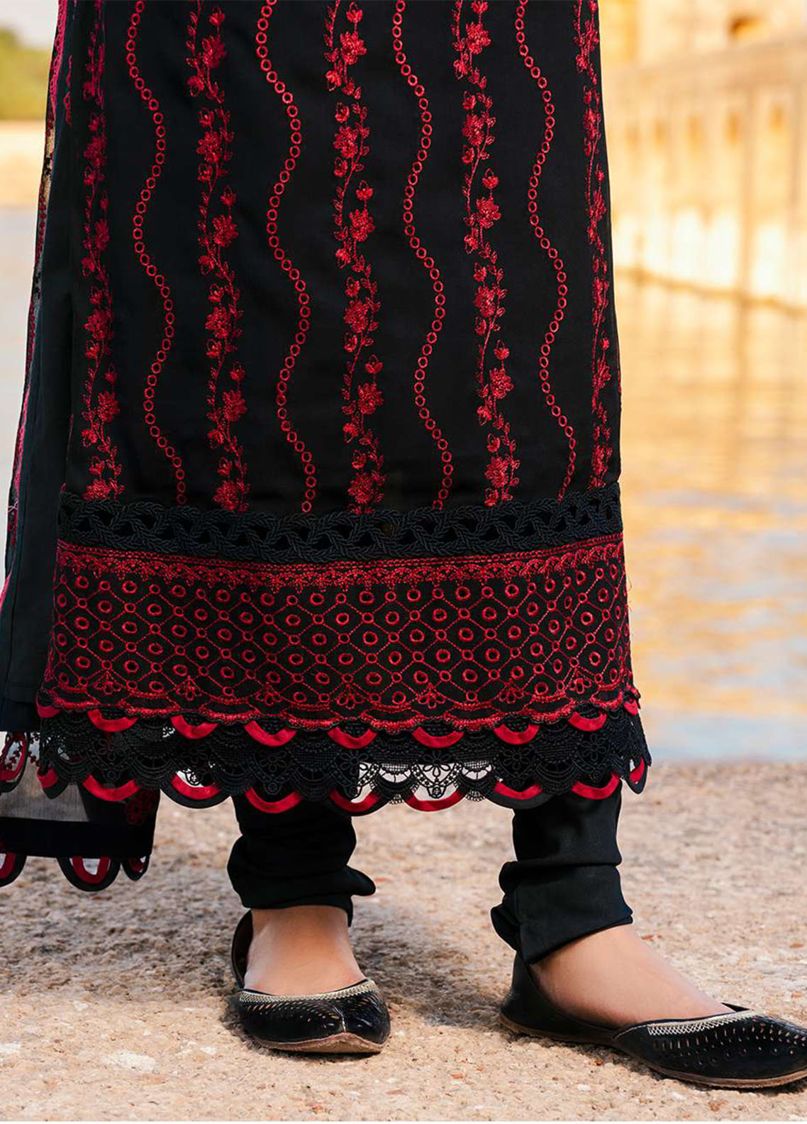 Zellbury Embroidered Lawn Suits Unstitched 3 Piece - ZB25CL 30822 Zellbury Embroidered Lawn Suits Unstitched 3 Piece - ZB25CL 30822