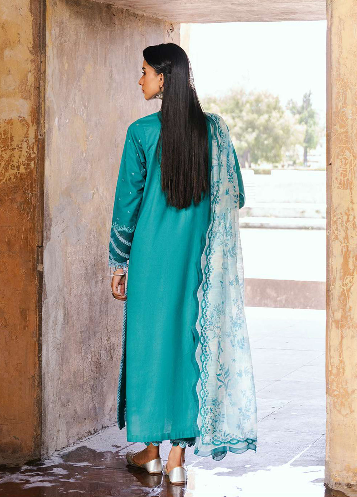 Zellbury Embroidered Lawn Suits Unstitched 3 Piece - ZB25CL 30823 Zellbury Embroidered Lawn Suits Unstitched 3 Piece - ZB25CL 30823