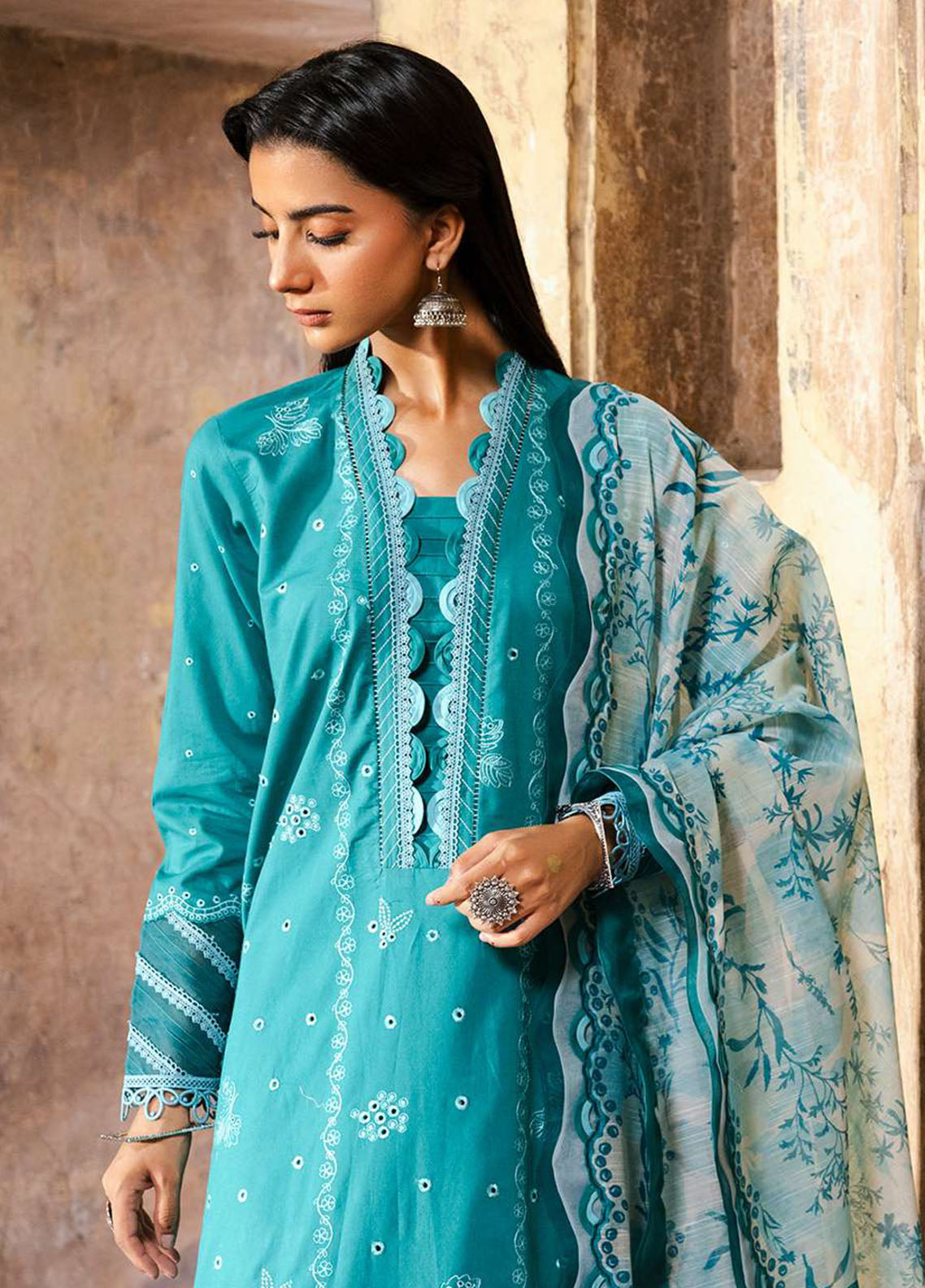Zellbury Embroidered Lawn Suits Unstitched 3 Piece - ZB25CL 30823 Zellbury Embroidered Lawn Suits Unstitched 3 Piece - ZB25CL 30823