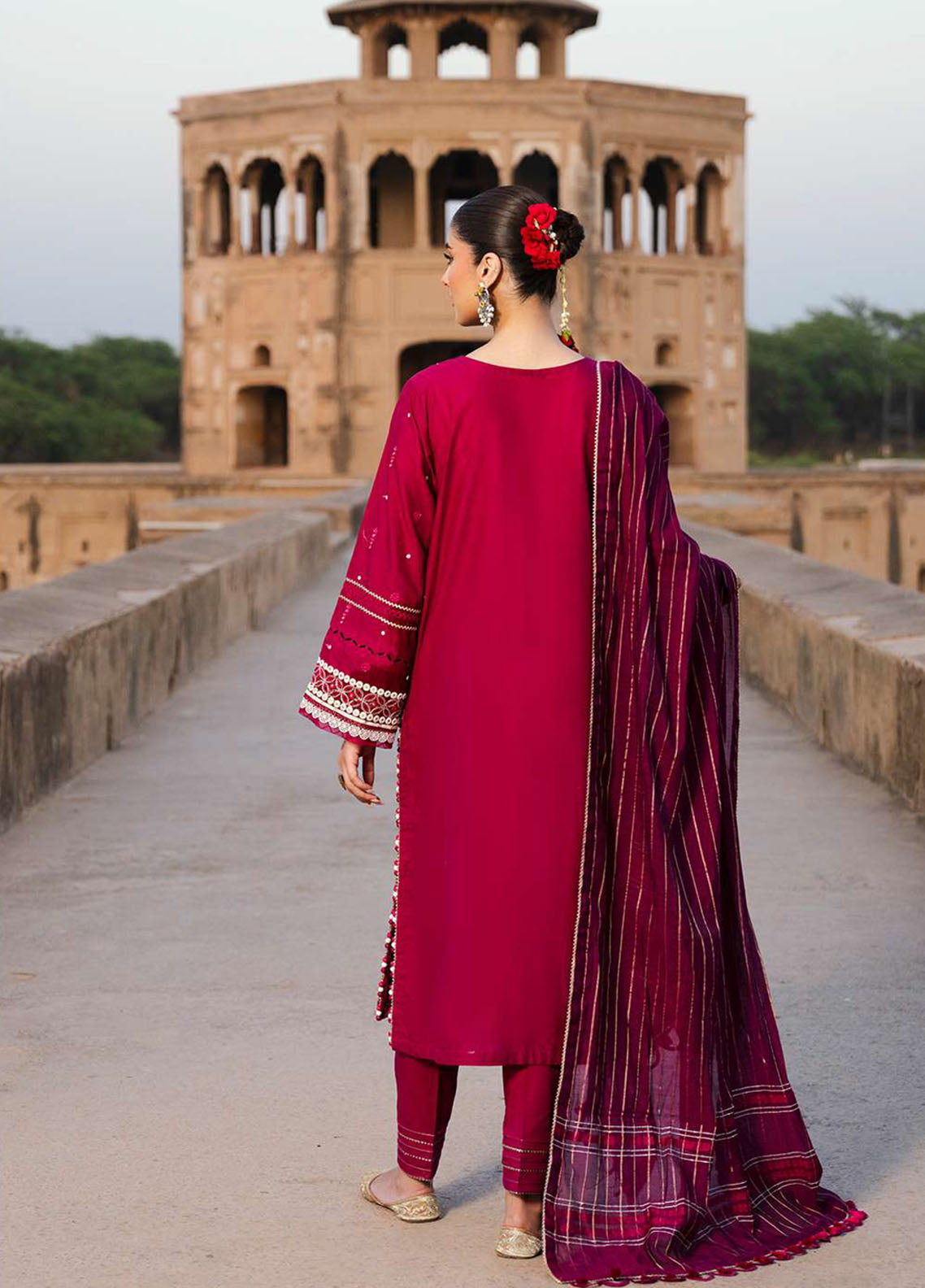 Zellbury Embroidered Lawn Suits Unstitched 3 Piece - ZB25CL 30824 Zellbury Embroidered Lawn Suits Unstitched 3 Piece - ZB25CL 30824