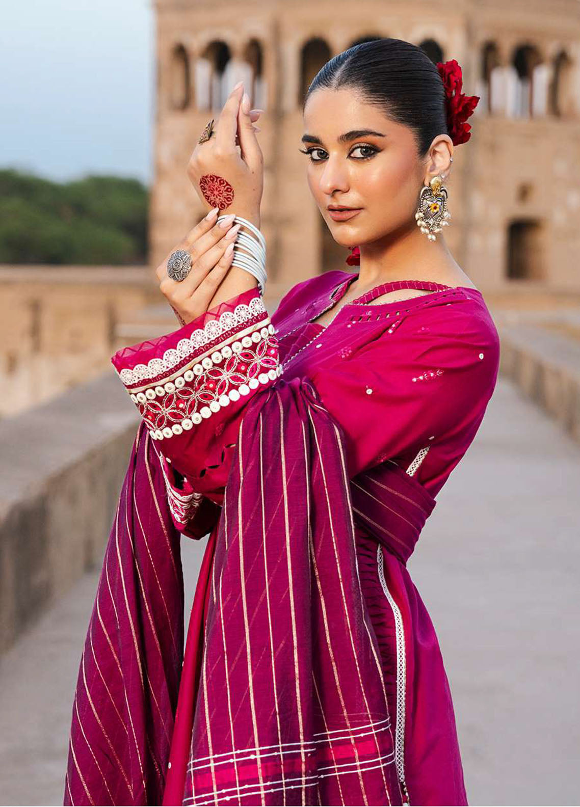 Zellbury Embroidered Lawn Suits Unstitched 3 Piece - ZB25CL 30824 Zellbury Embroidered Lawn Suits Unstitched 3 Piece - ZB25CL 30824