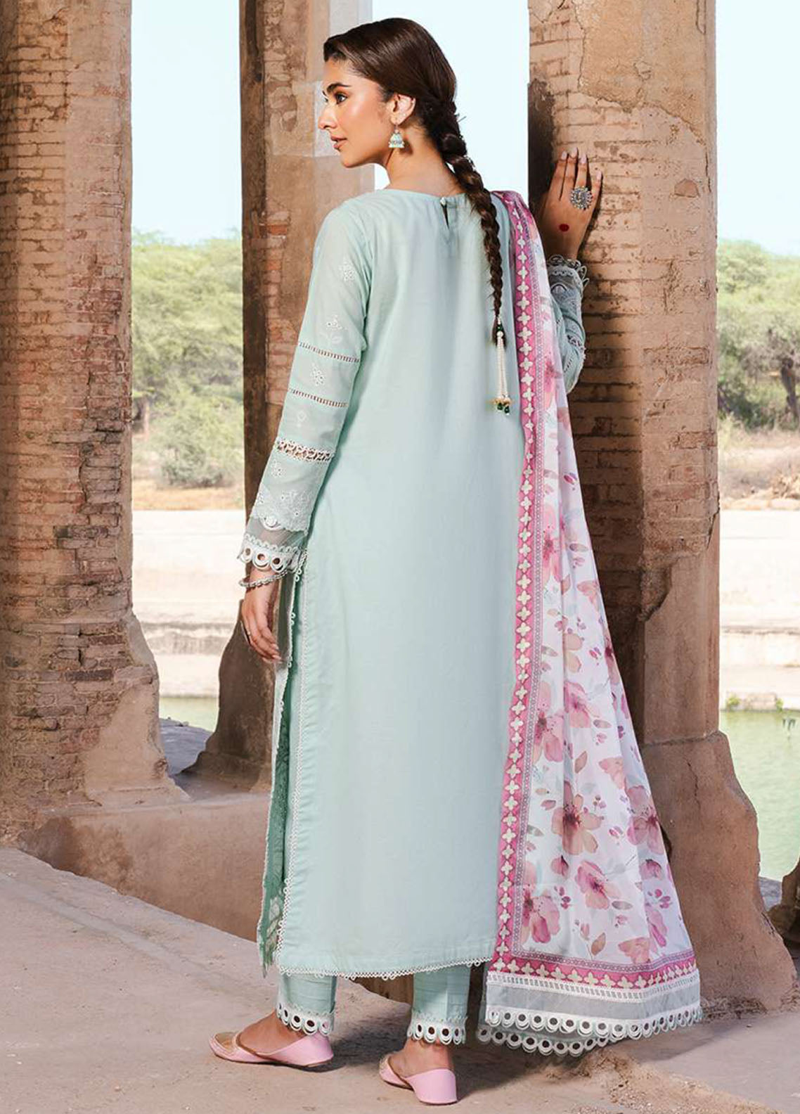 Zellbury Embroidered Lawn Suits Unstitched 3 Piece - ZB25CL 30826 Zellbury Embroidered Lawn Suits Unstitched 3 Piece - ZB25CL 30826