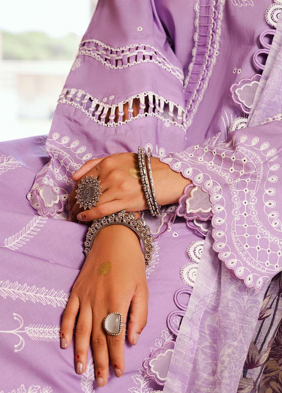 Zellbury Embroidered Lawn Suits Unstitched 3 Piece - ZB25CL 30827 Zellbury Embroidered Lawn Suits Unstitched 3 Piece - ZB25CL 30827