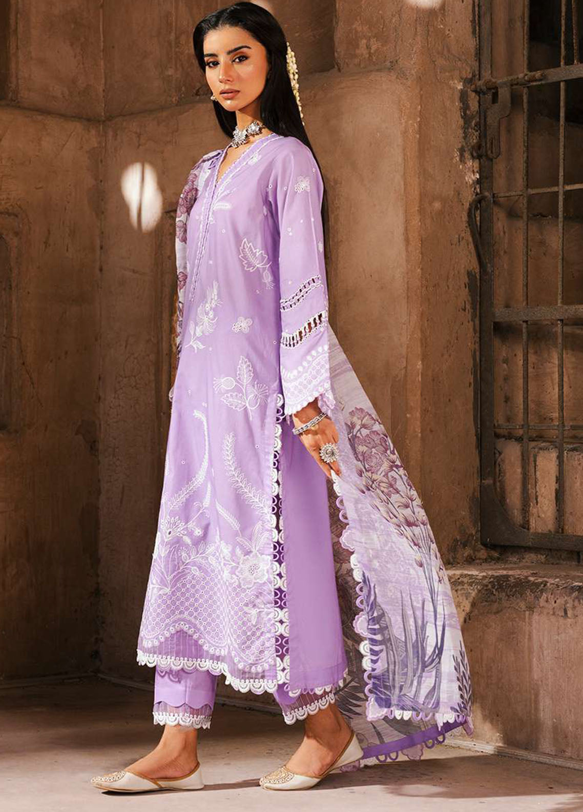Zellbury Embroidered Lawn Suits Unstitched 3 Piece - ZB25CL 30827 Zellbury Embroidered Lawn Suits Unstitched 3 Piece - ZB25CL 30827