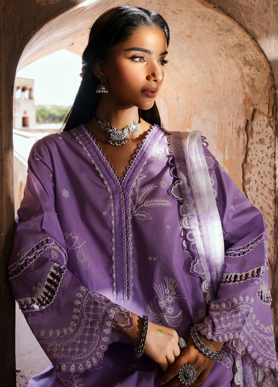 Zellbury Embroidered Lawn Suits Unstitched 3 Piece - ZB25CL 30827 Zellbury Embroidered Lawn Suits Unstitched 3 Piece - ZB25CL 30827