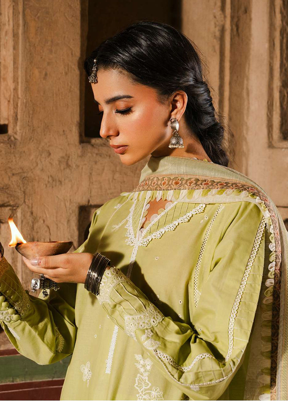 Zellbury Embroidered Lawn Suits Unstitched 3 Piece - ZB25CL 30828 Zellbury Embroidered Lawn Suits Unstitched 3 Piece - ZB25CL 30828