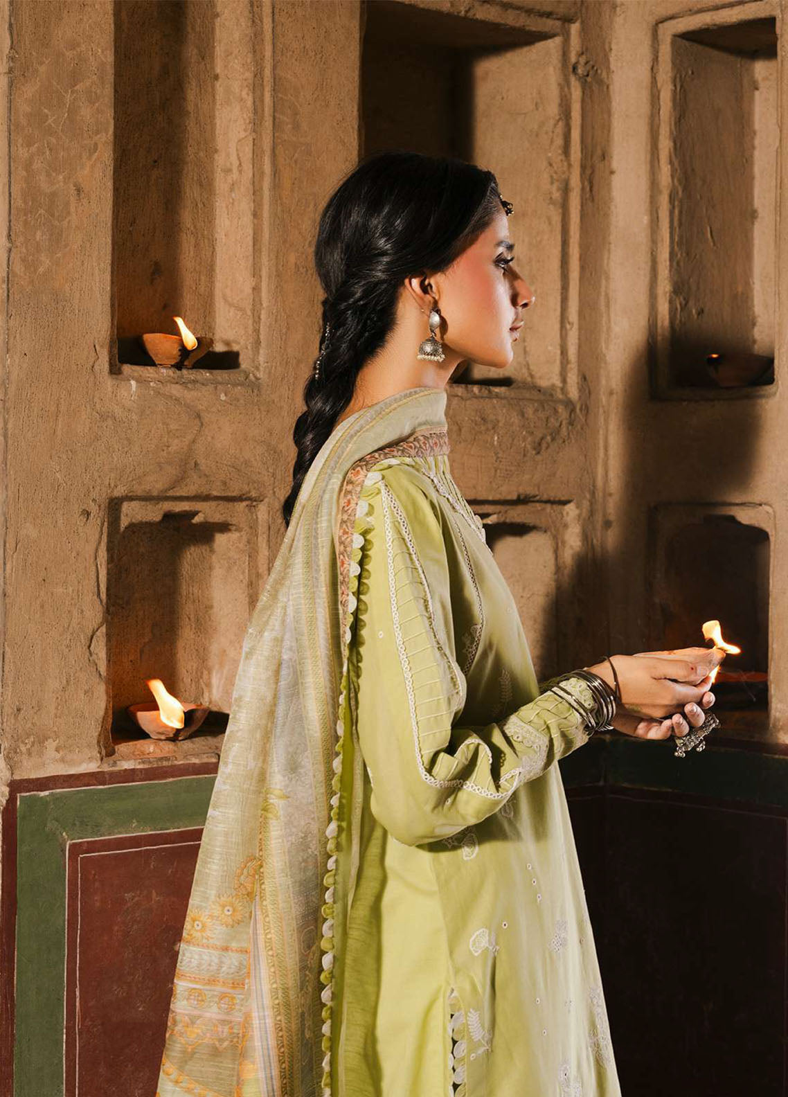 Zellbury Embroidered Lawn Suits Unstitched 3 Piece - ZB25CL 30828 Zellbury Embroidered Lawn Suits Unstitched 3 Piece - ZB25CL 30828