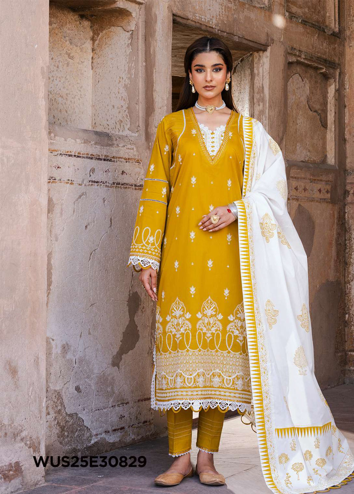 Zellbury Embroidered Lawn Suits Unstitched 3 Piece - ZB25CL 30829 Zellbury Embroidered Lawn Suits Unstitched 3 Piece - ZB25CL 30829