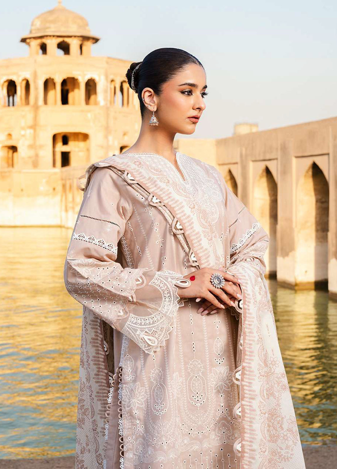 Zellbury Embroidered Lawn Suits Unstitched 3 Piece - ZB25CL 30833 Zellbury Embroidered Lawn Suits Unstitched 3 Piece - ZB25CL 30833