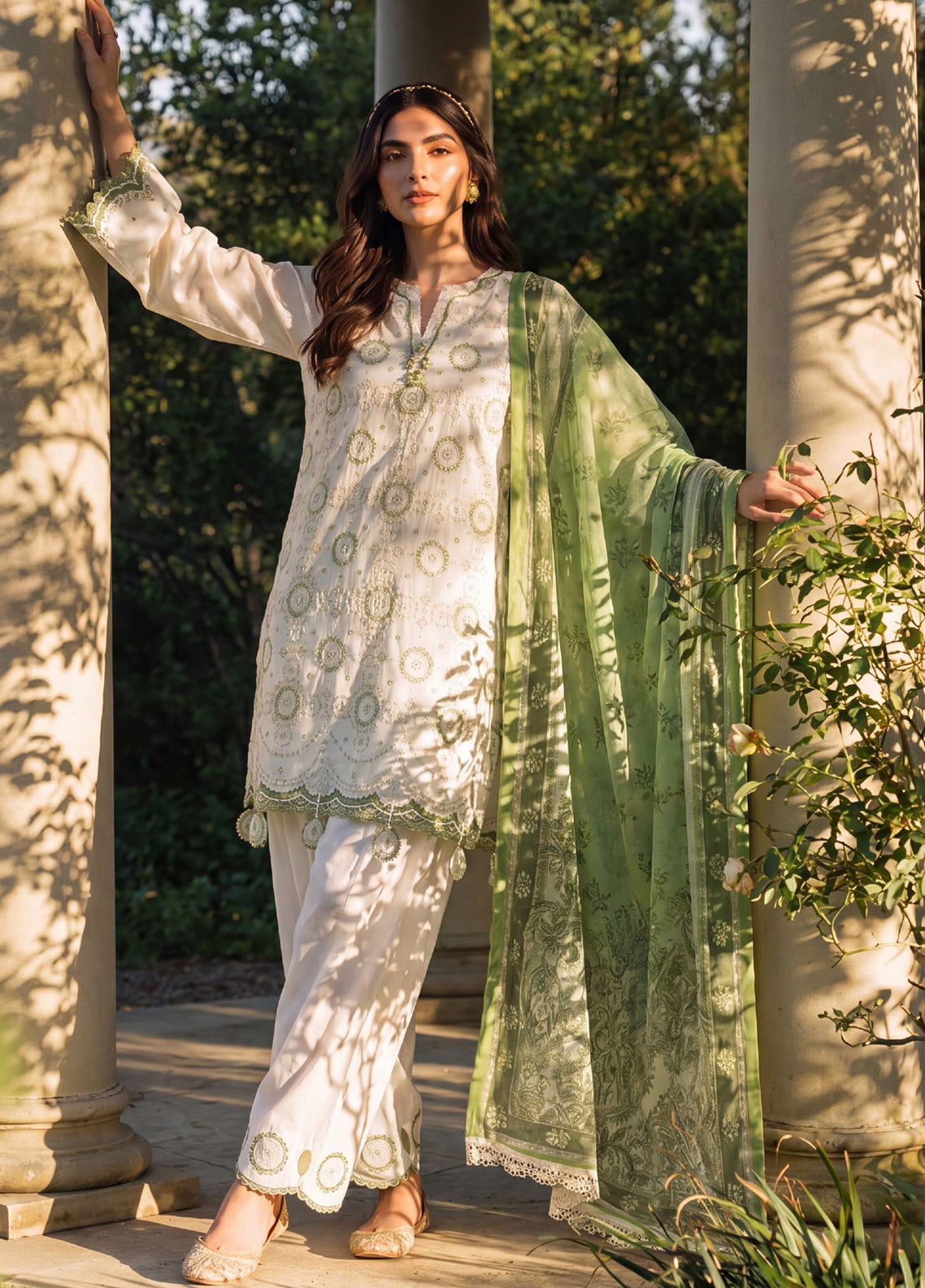 Zellbury Chikankari Embroidered Cotton 3 Piece Unstitched Suit WUC26E34049 Zellbury Chikankari Embroidered Cotton 3 Piece Unstitched Suit WUC26E34049