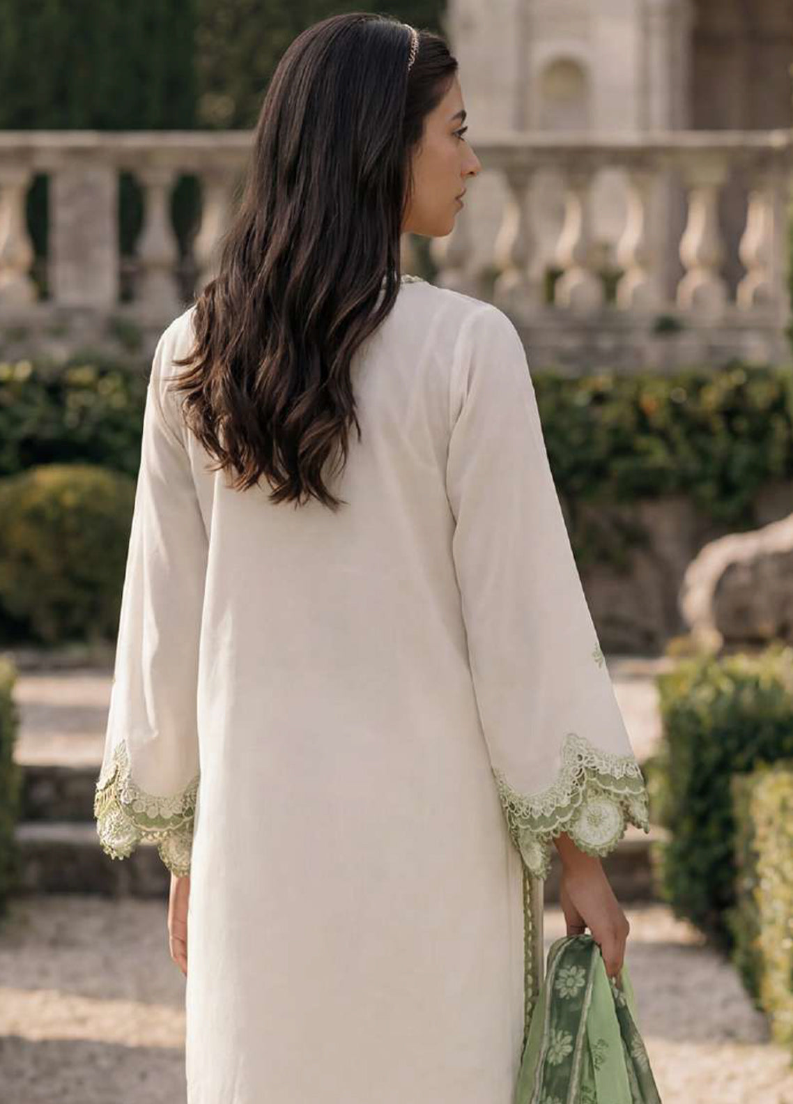 Zellbury Chikankari Embroidered Cotton 3 Piece Unstitched Suit WUC26E34049 Zellbury Chikankari Embroidered Cotton 3 Piece Unstitched Suit WUC26E34049