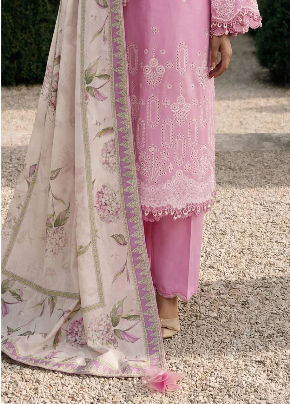 Zellbury Chikankari Embroidered Cotton 3 Piece Unstitched Suit WUC26E34055 Zellbury Chikankari Embroidered Cotton 3 Piece Unstitched Suit WUC26E34055