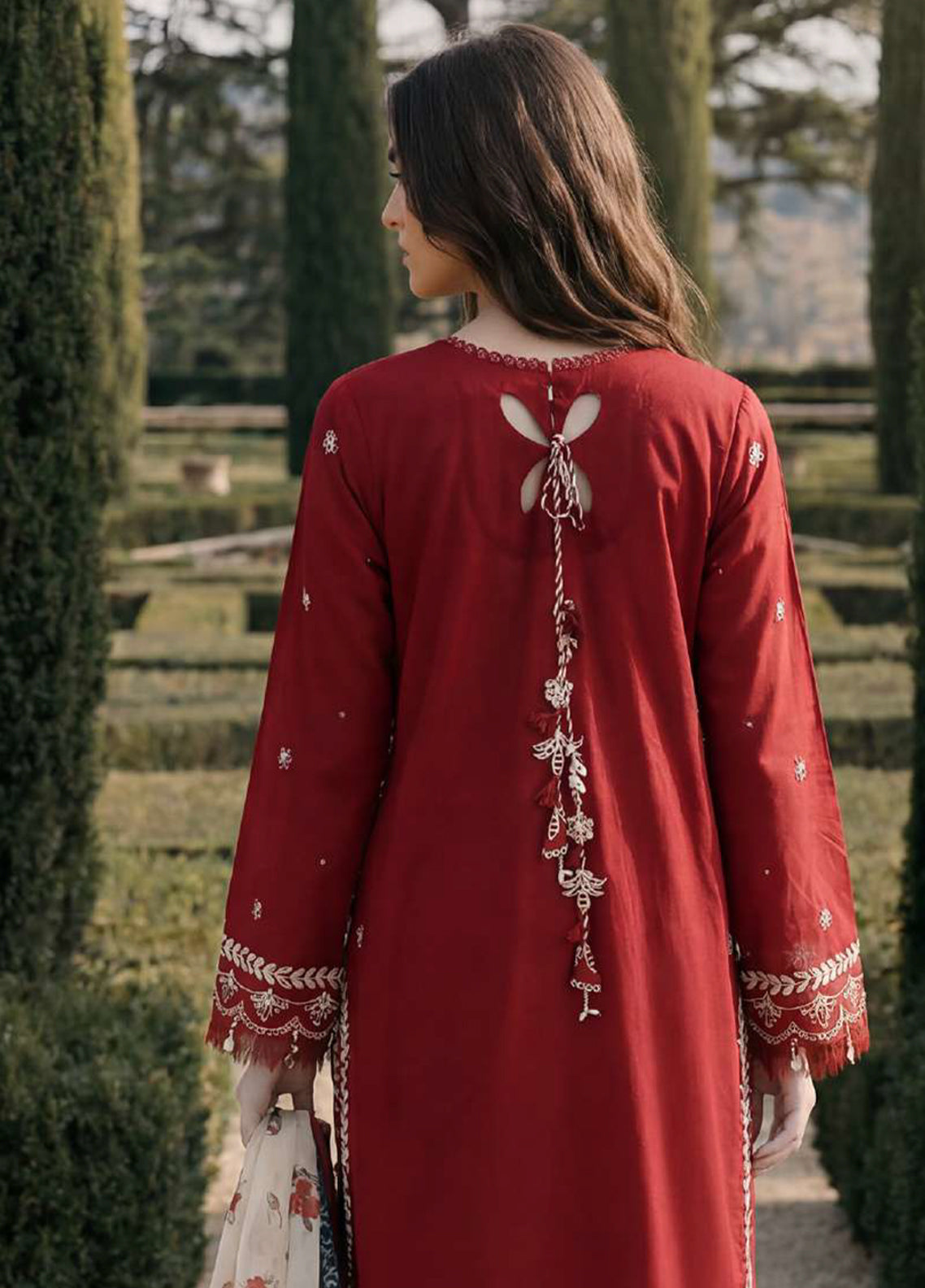 Zellbury Chikankari Embroidered Cotton 3 Piece Unstitched Suit WUC26E34062 Zellbury Chikankari Embroidered Cotton 3 Piece Unstitched Suit WUC26E34062