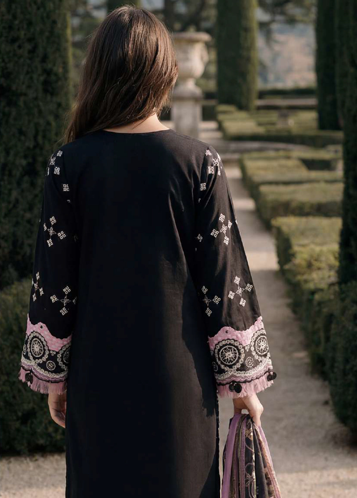 Zellbury Chikankari Embroidered Cotton 3 Piece Unstitched Suit WUC26E34063 Zellbury Chikankari Embroidered Cotton 3 Piece Unstitched Suit WUC26E34063