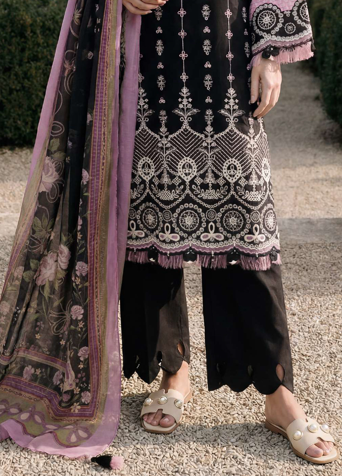 Zellbury Chikankari Embroidered Cotton 3 Piece Unstitched Suit WUC26E34063 Zellbury Chikankari Embroidered Cotton 3 Piece Unstitched Suit WUC26E34063