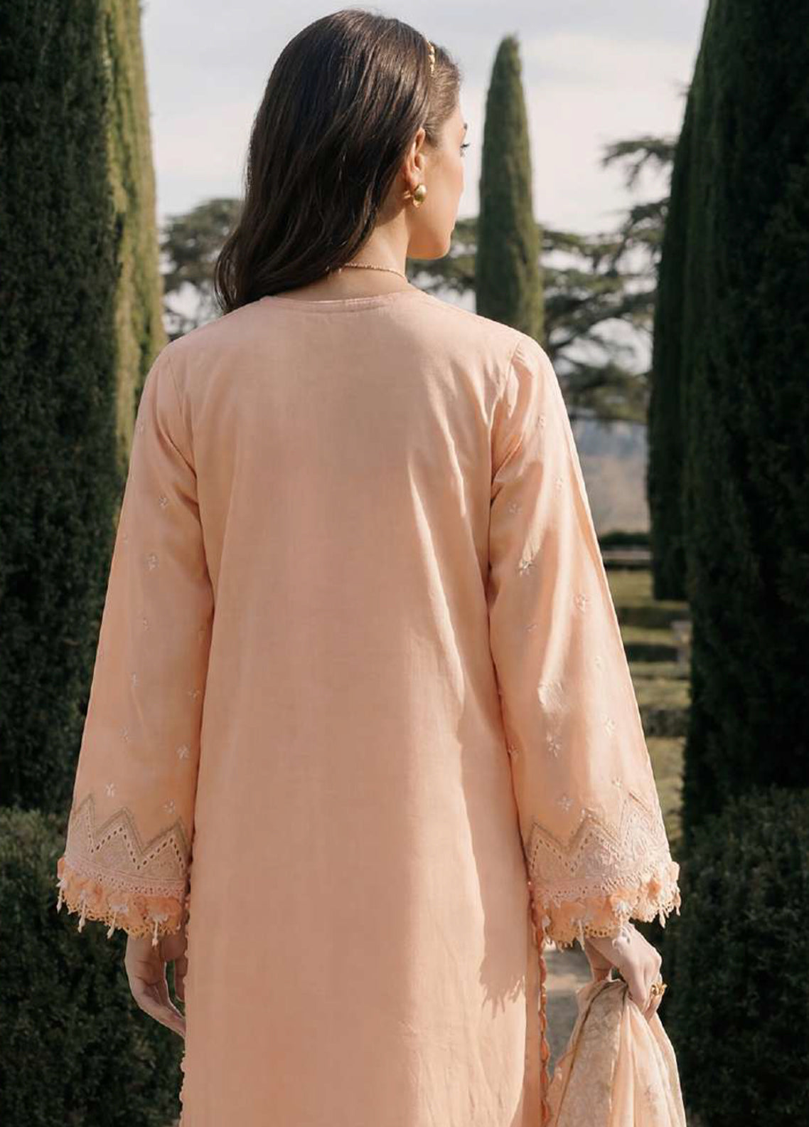 Zellbury Chikankari Embroidered Cotton 3 Piece Unstitched Suit WUC26E34072 Zellbury Chikankari Embroidered Cotton 3 Piece Unstitched Suit WUC26E34072