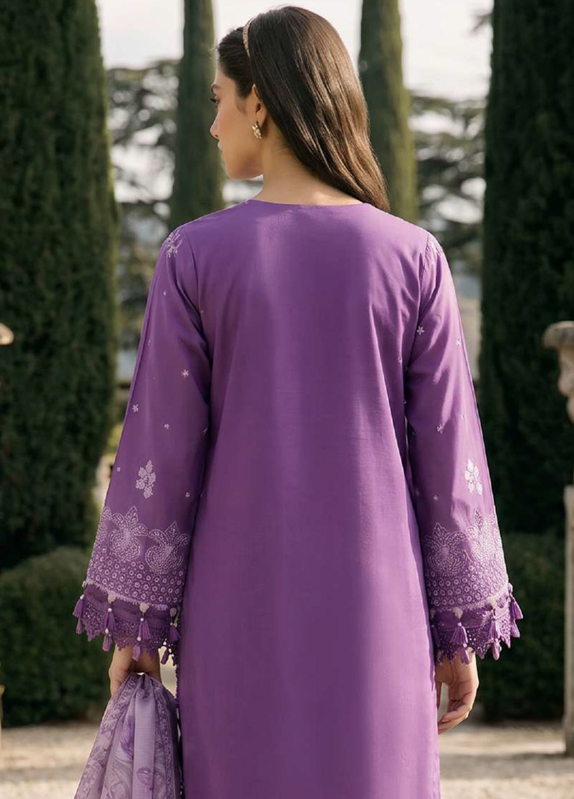 Zellbury Chikankari Embroidered Cotton 3 Piece Unstitched Suit WUC26E34074 Zellbury Chikankari Embroidered Cotton 3 Piece Unstitched Suit WUC26E34074