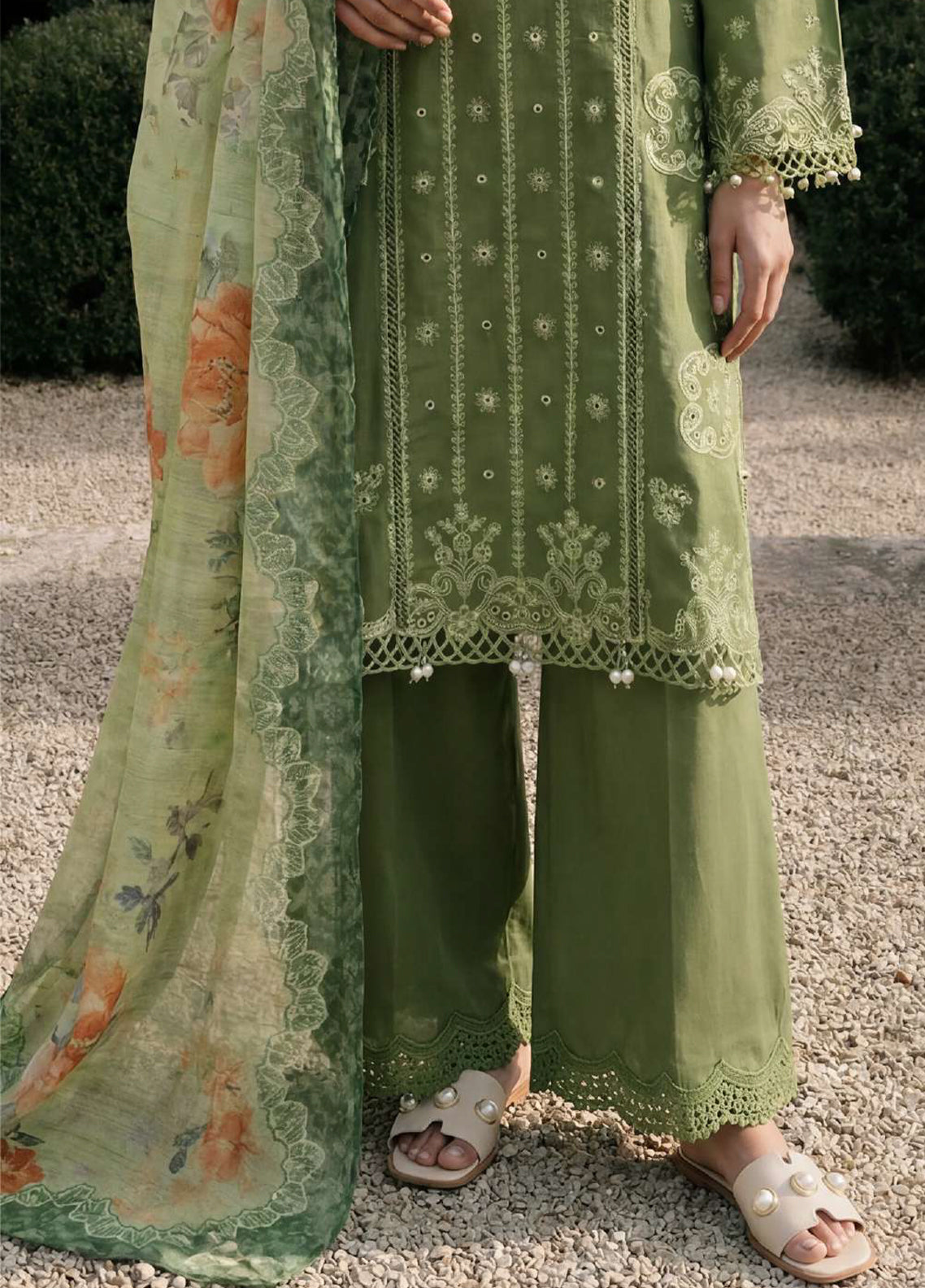 Zellbury Chikankari Embroidered Cotton 3 Piece Unstitched Suit WUS26E34090 Zellbury Chikankari Embroidered Cotton 3 Piece Unstitched Suit WUS26E34090