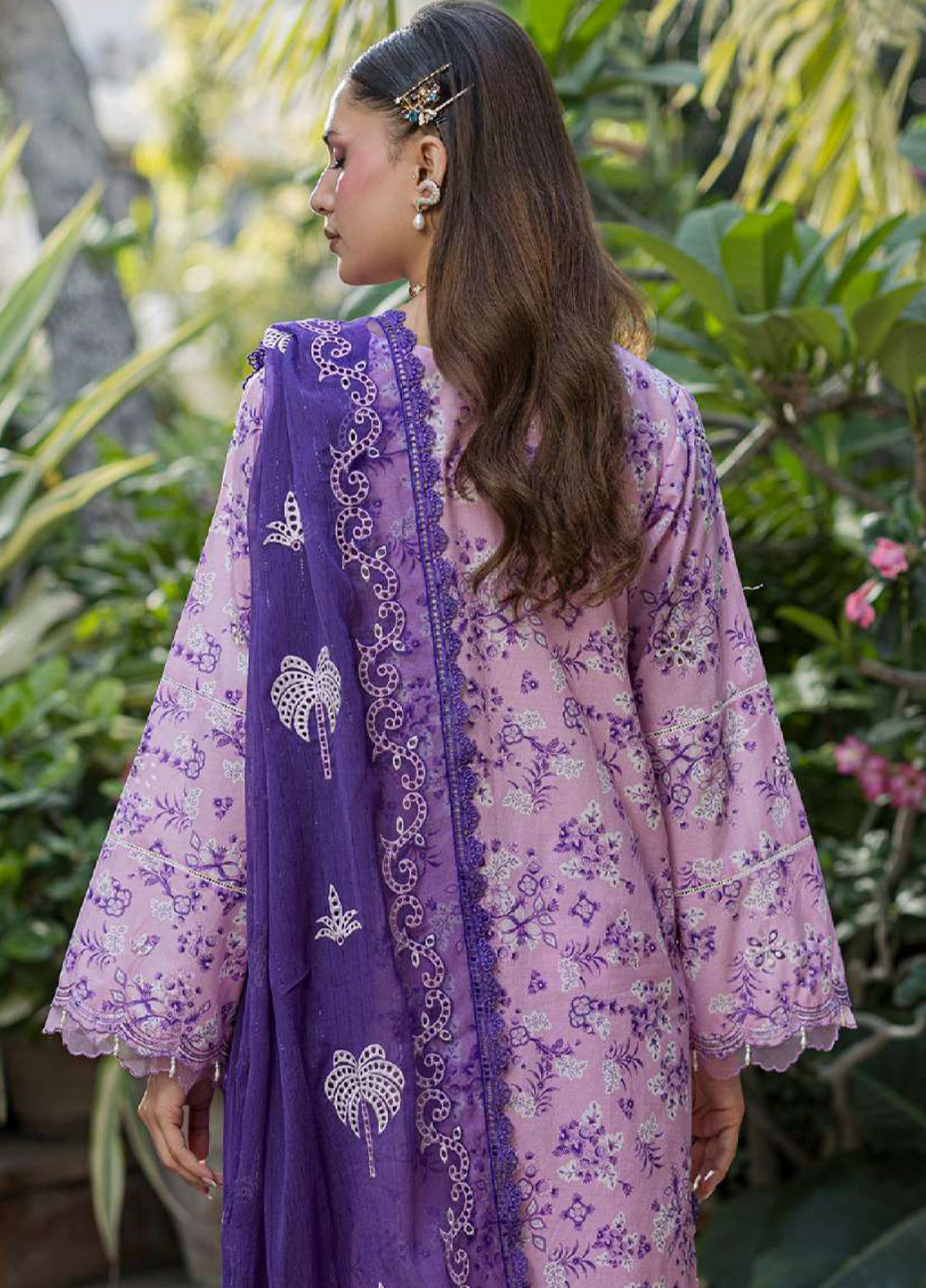 Zellbury Chikankari Embroidered Cotton 3 Piece Unstitched Suit WUS26E34093 Zellbury Chikankari Embroidered Cotton 3 Piece Unstitched Suit WUS26E34093