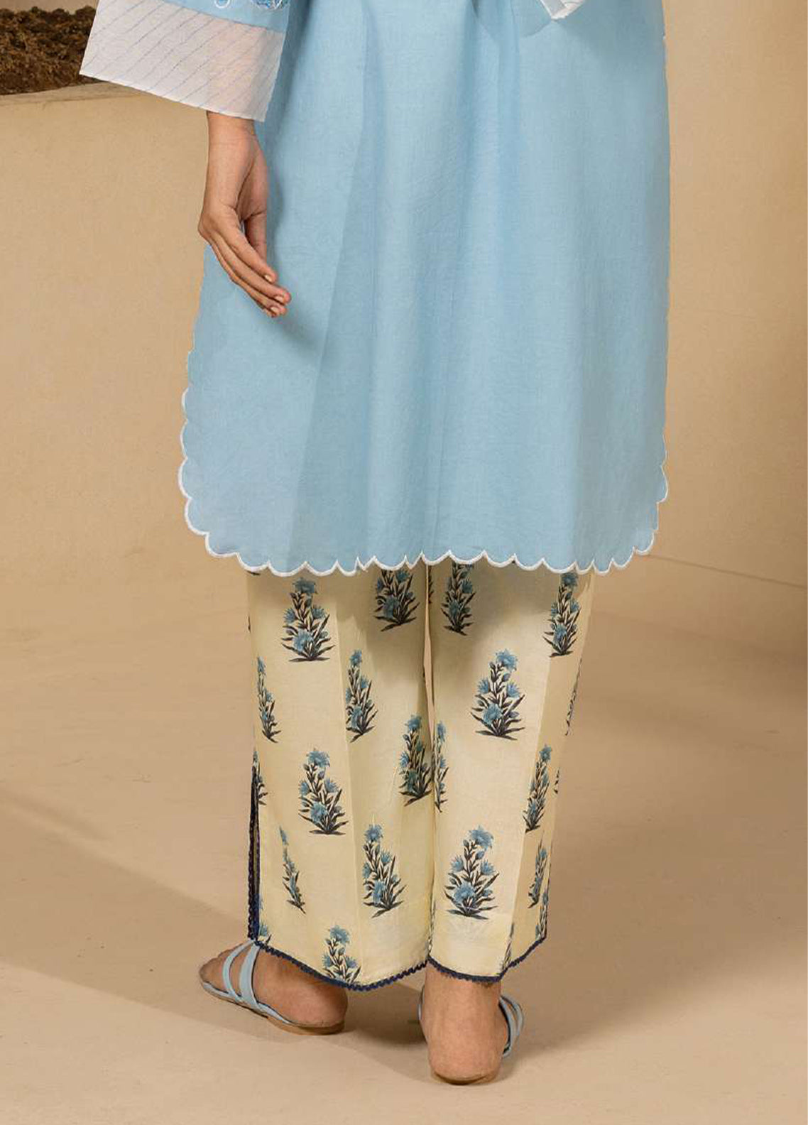 Zellbury Embroidered Cotton 2 Piece Unstitched Shirt Trouser WUS26E20189 Zellbury Embroidered Cotton 2 Piece Unstitched Shirt Trouser WUS26E20189