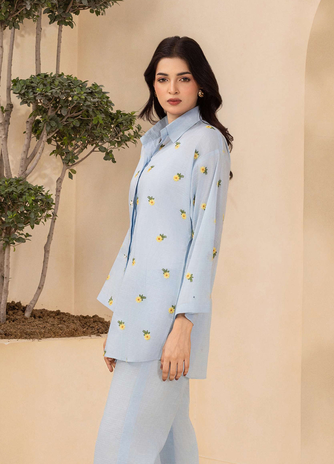 Zellbury Embroidered Lawn 2 Piece Unstitched Shirt Trouser WUS26E21205 Zellbury Embroidered Lawn 2 Piece Unstitched Shirt Trouser WUS26E21205