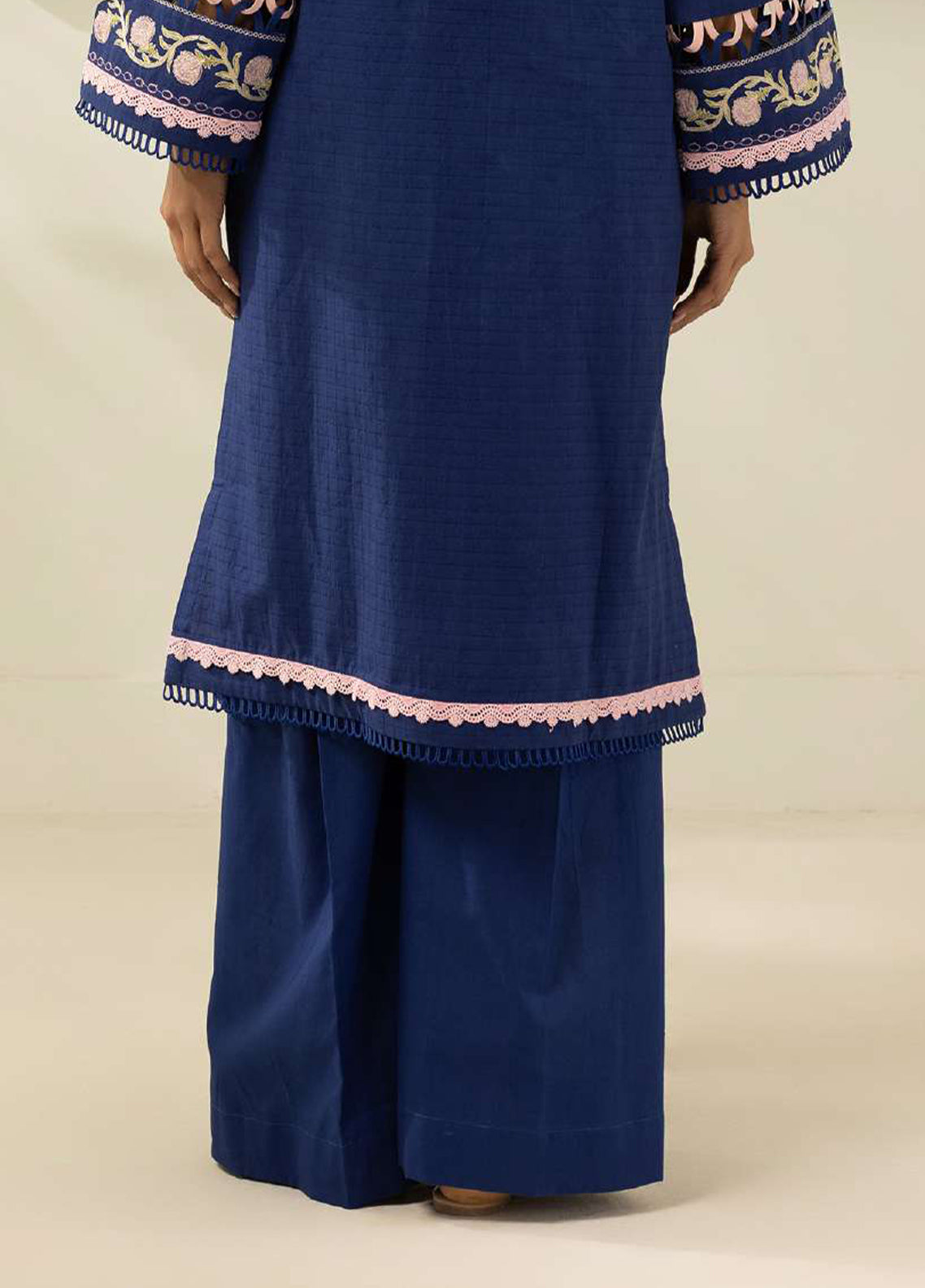 Zellbury Embroidered Lawn 2 Piece Unstitched Shirt Trouser WUS26E21206 Zellbury Embroidered Lawn 2 Piece Unstitched Shirt Trouser WUS26E21206